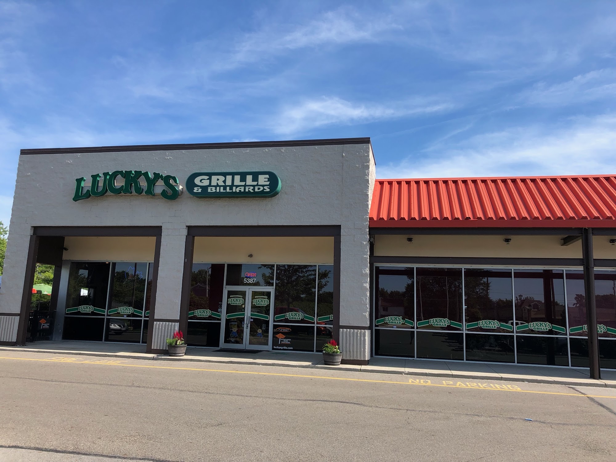 Lucky's Grille & Sports Pub