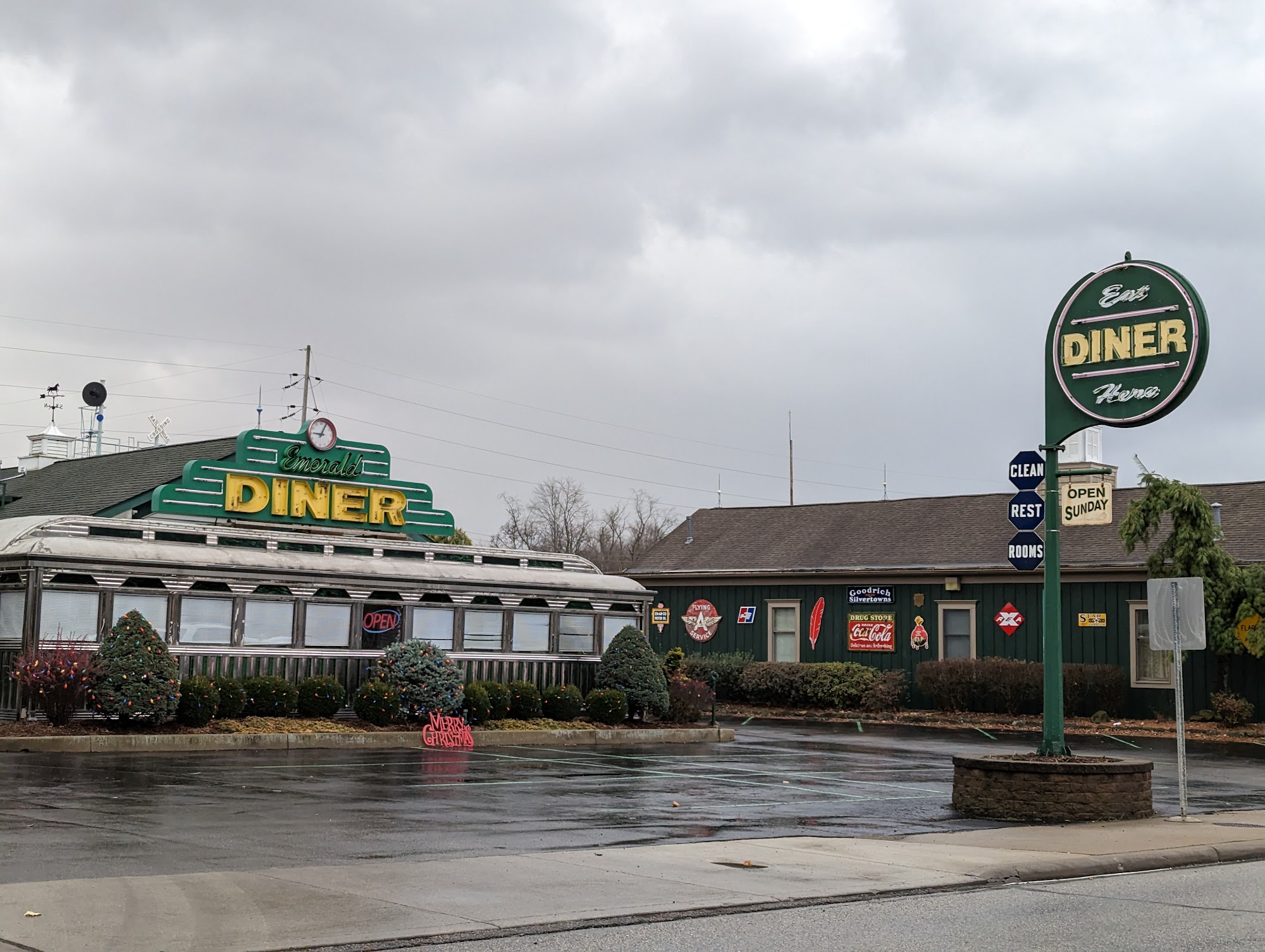 Rhonda's Emerald Diner