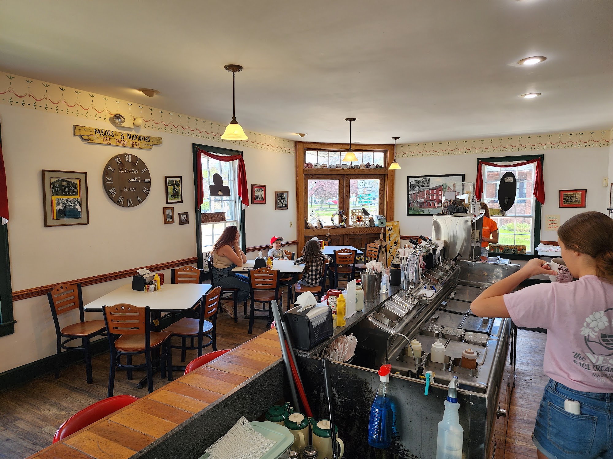 The Nest Cafe’ & Ice Cream Parlor