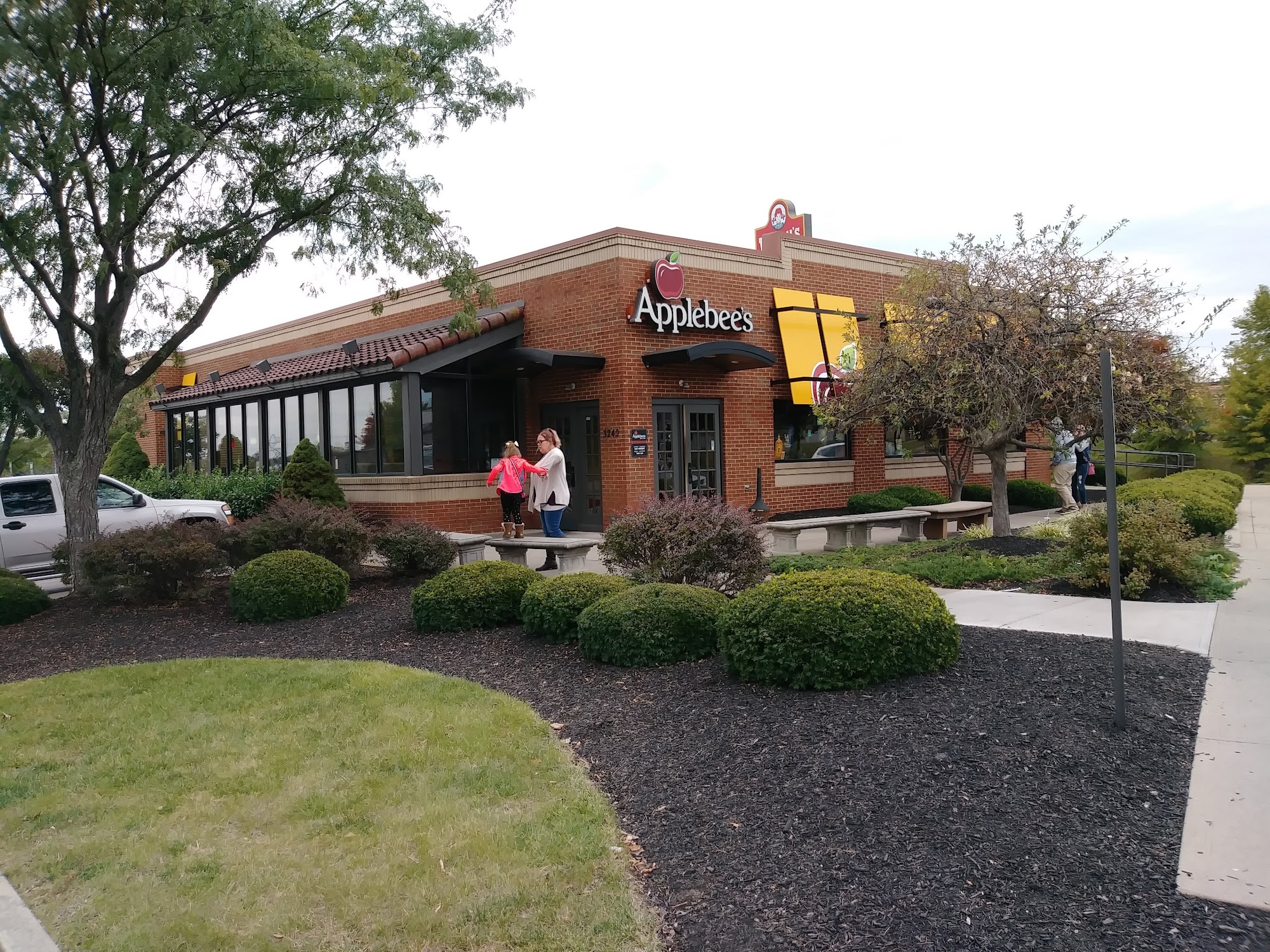 Applebee's Grill + Bar