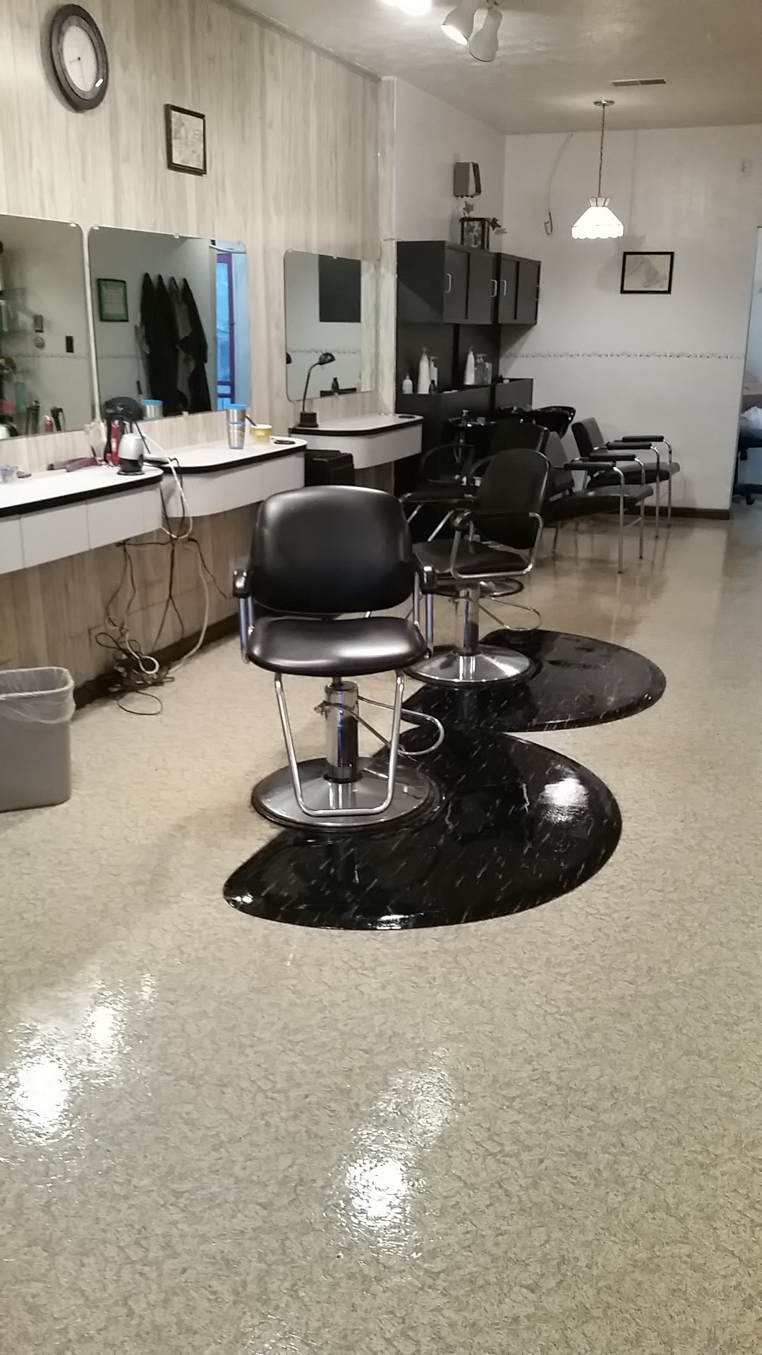 New Image Hair Studio 9864 Youngstown - Pittsburgh Rd, New Middletown Ohio 44442