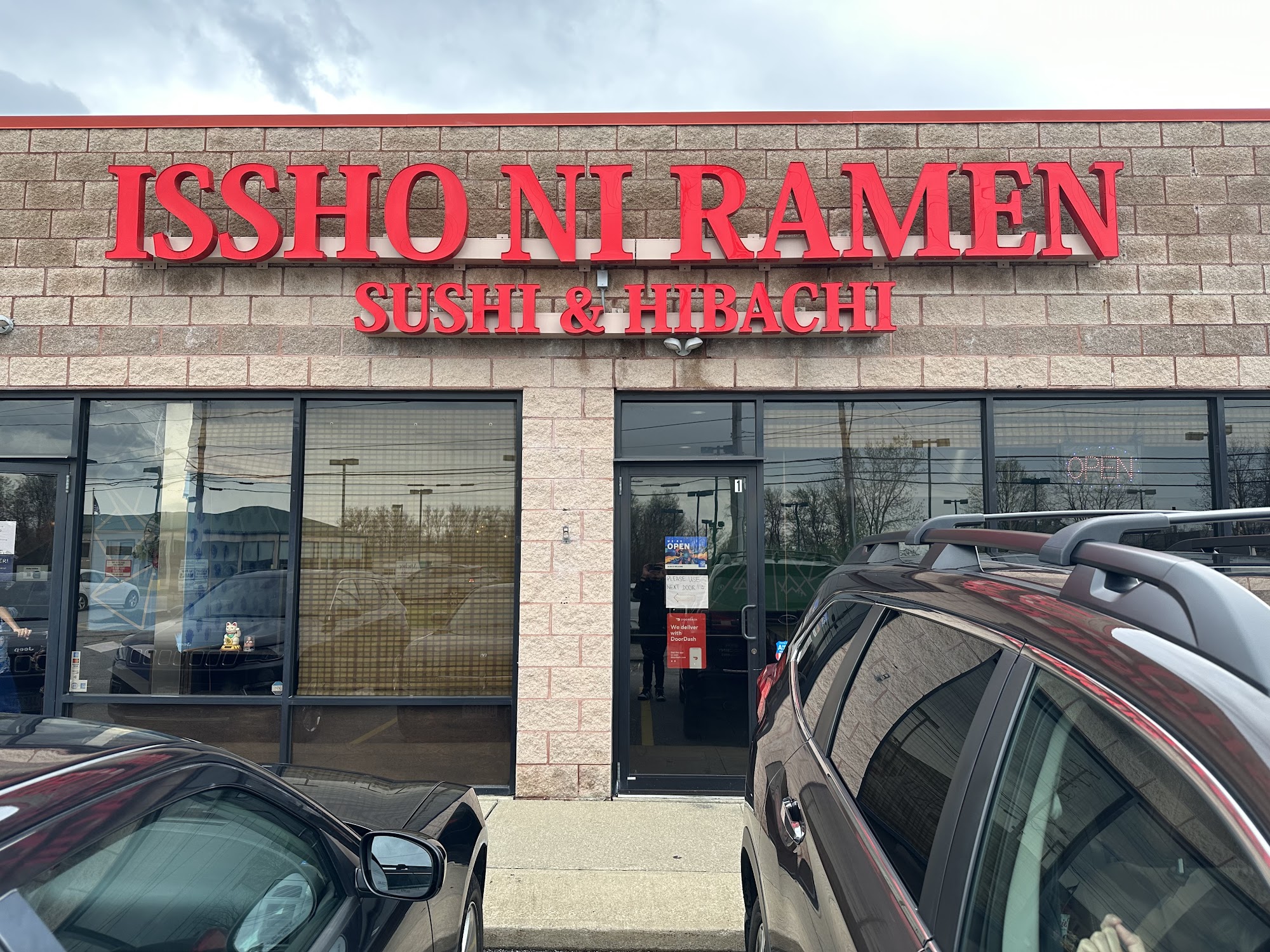 Issho Ni Ramen, Sushi & Hibachi
