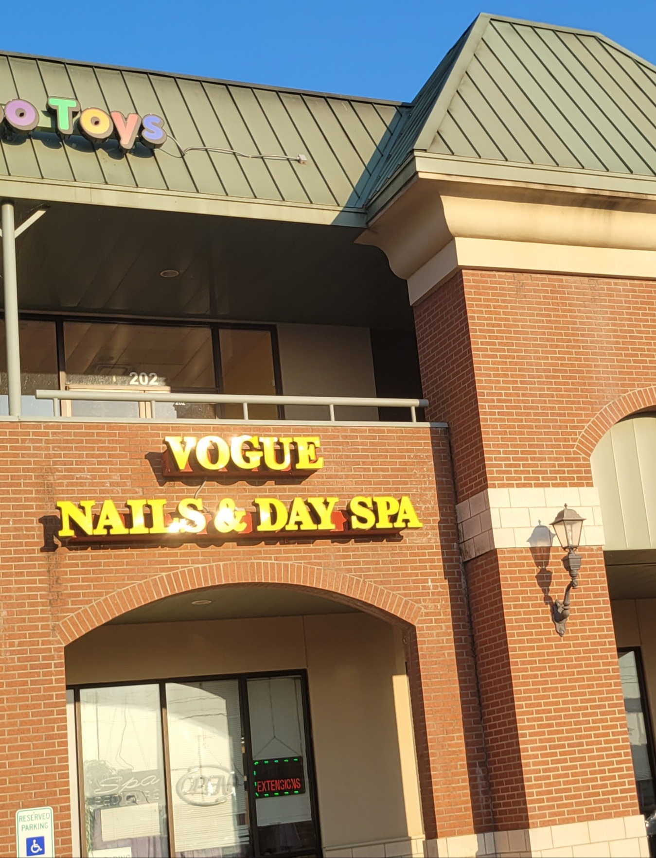 Vogue Nails and Day Spa 329 S Elm St Unit 130, Jenks Oklahoma 74037