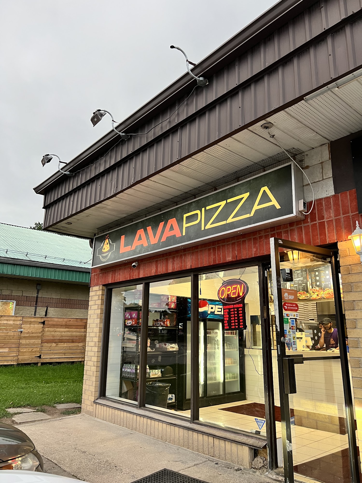 Lava Pizza & Wings