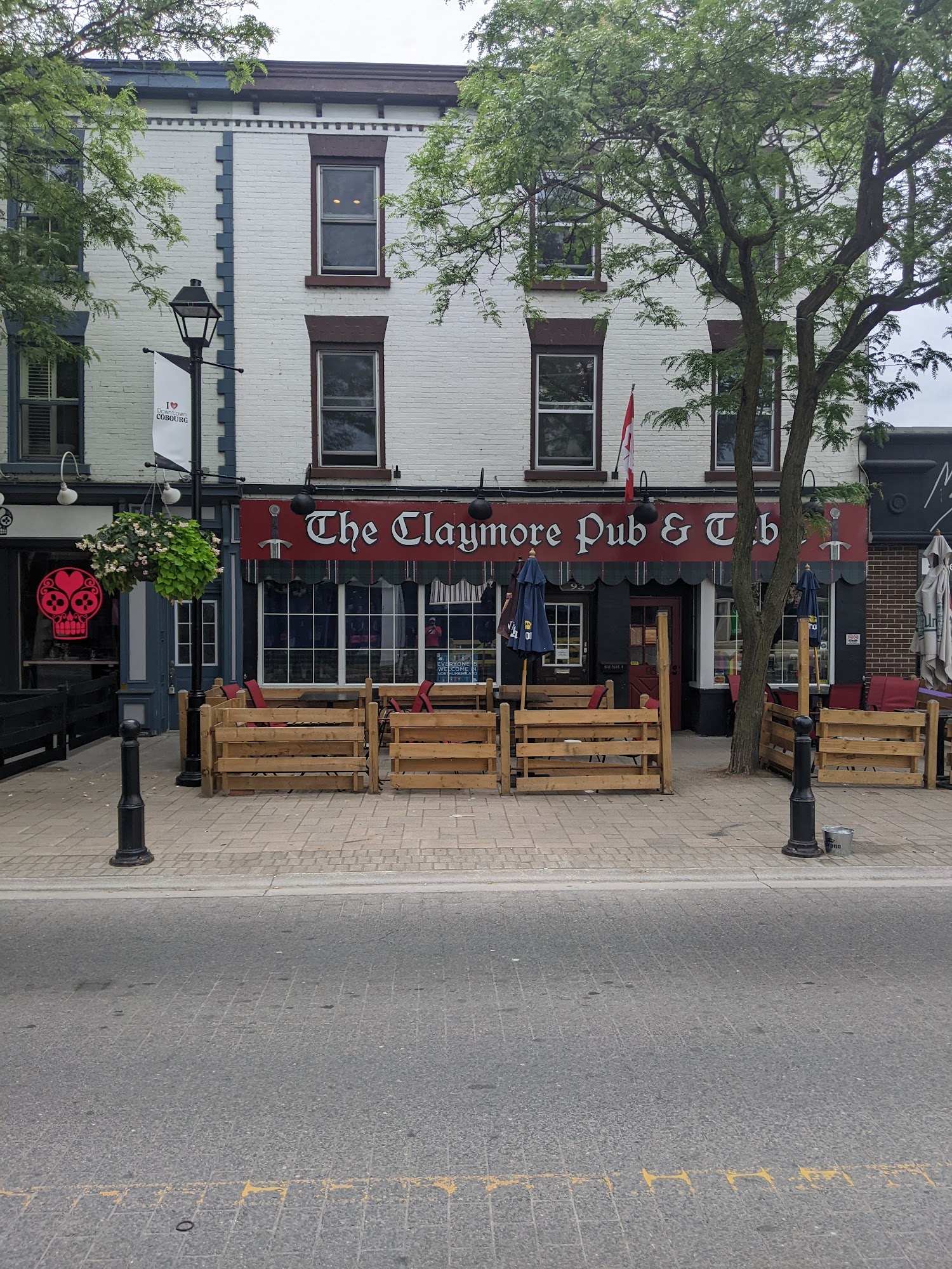 The Claymore Pub & Table