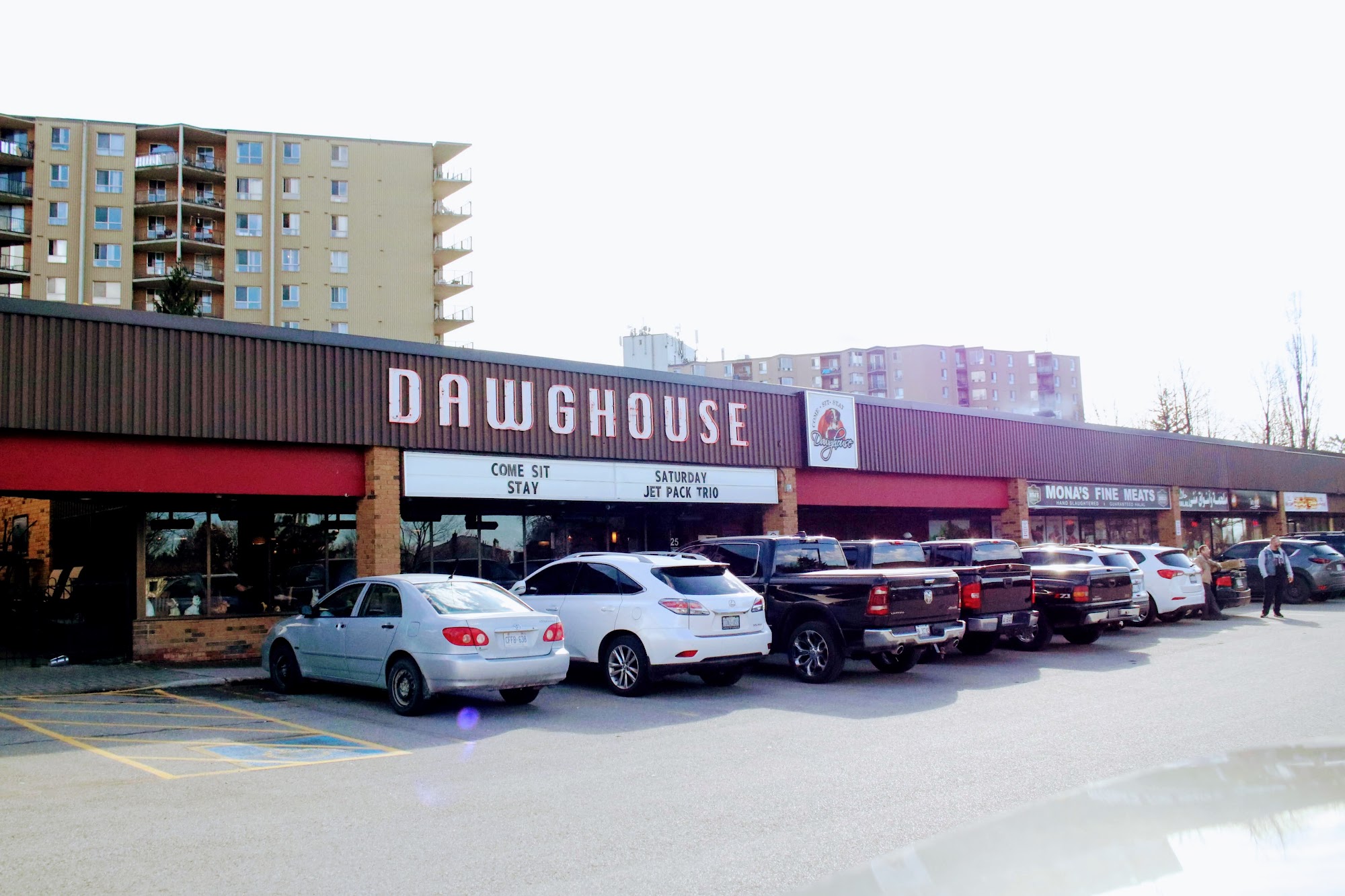 Dawghouse Pub & Eatery