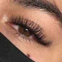 Pretty in Wink Lash Boutique - Lash Extensions, Lash Lifts,, Brow Lamination, Henna Brows, Permanent Jewelry