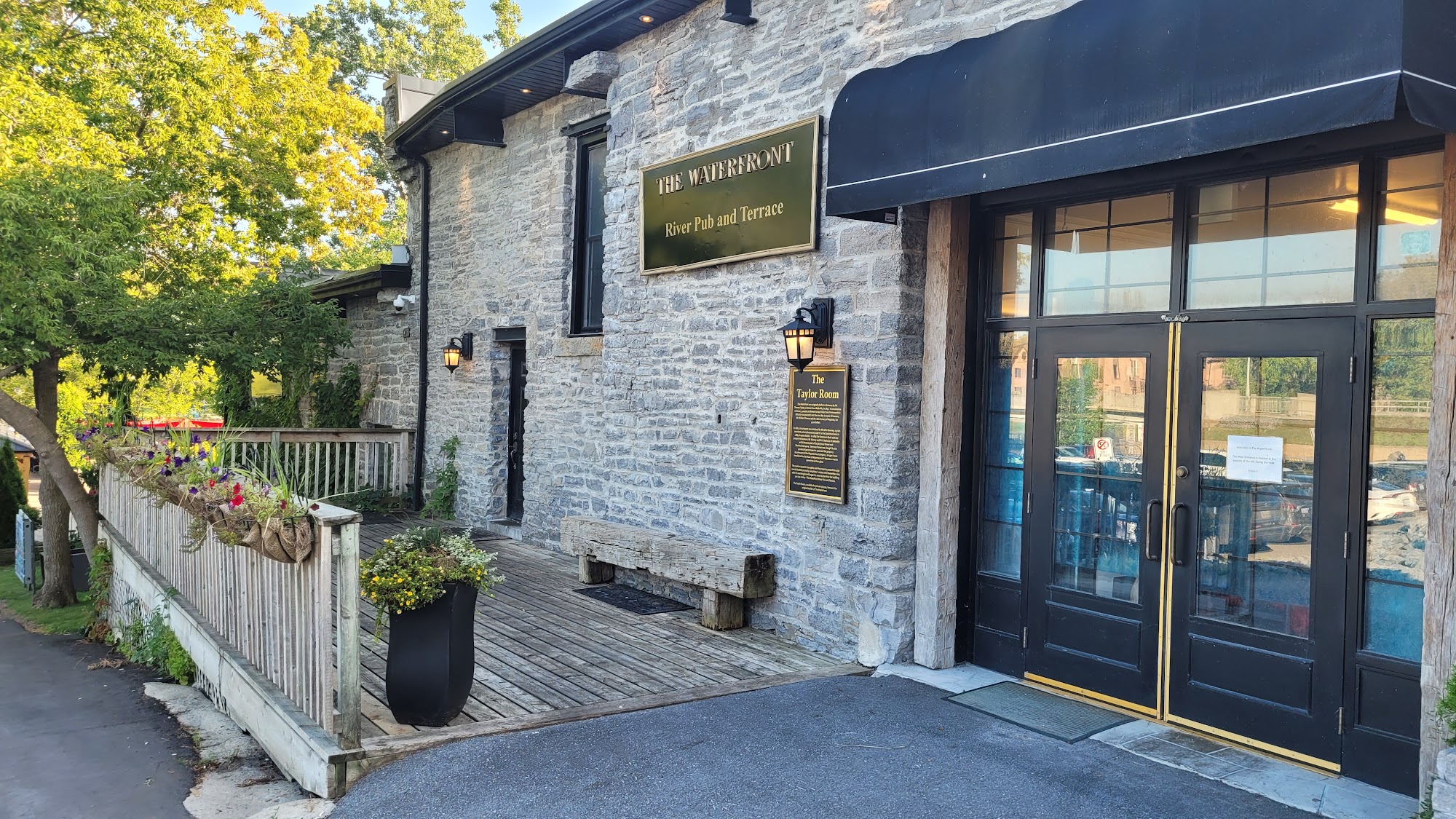 The Waterfront River Pub and Terrace