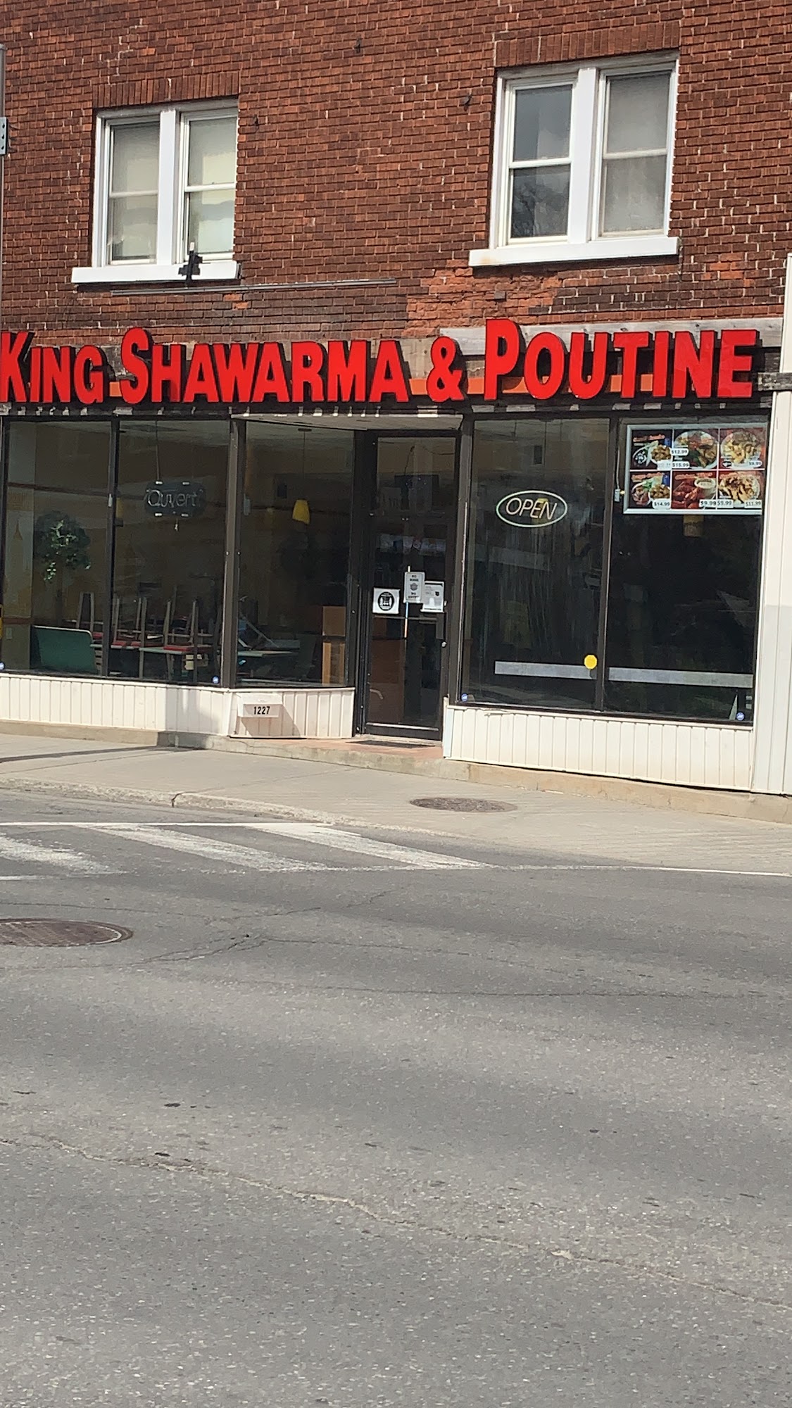 Bank Shawarma & Poutine