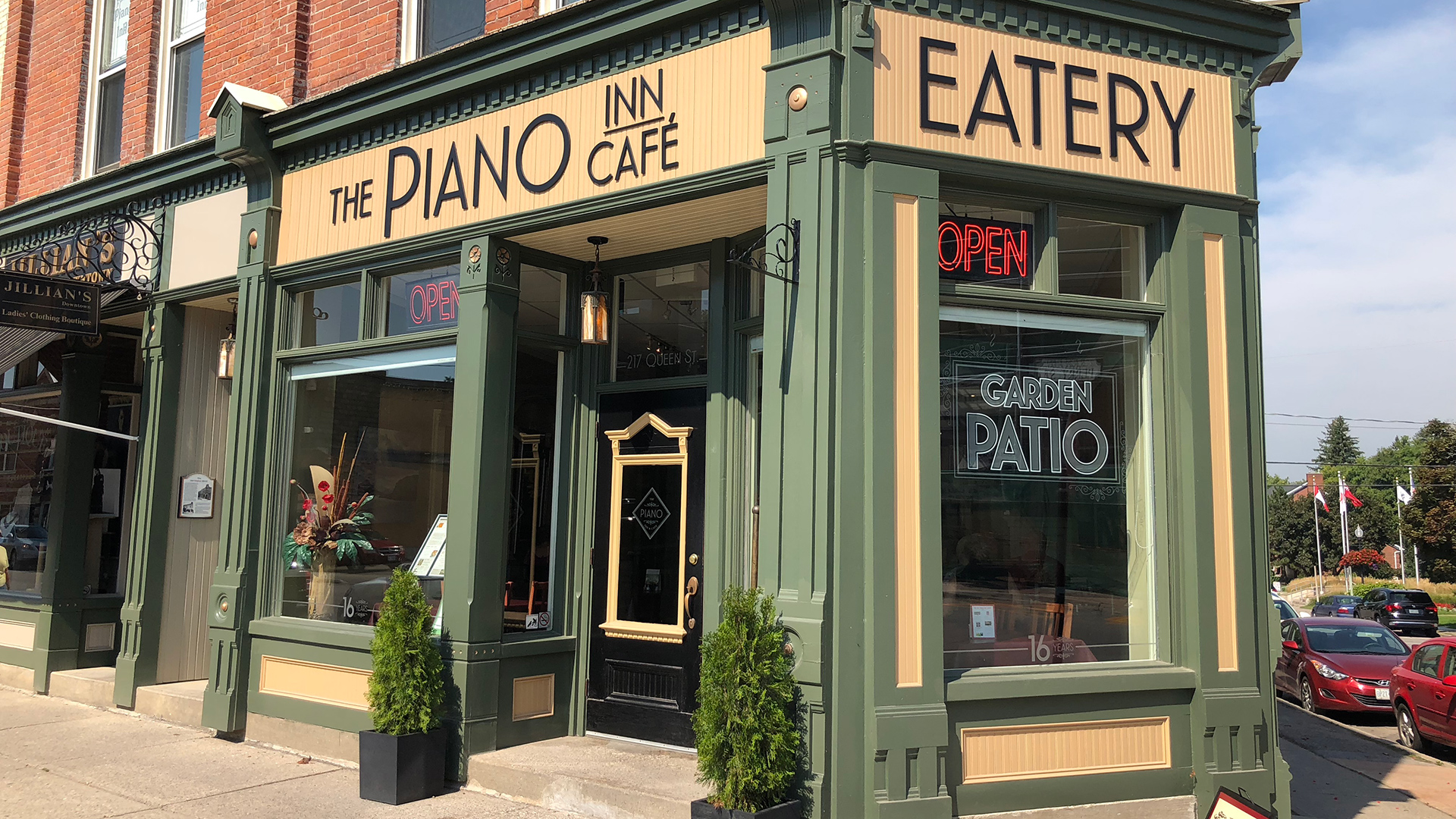 The Piano Inn and Cafe