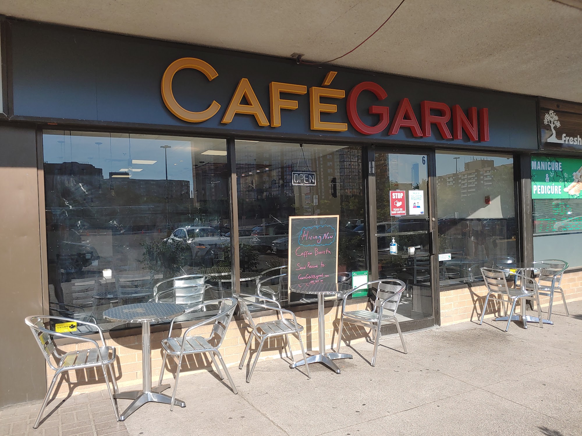 Cafe Garni