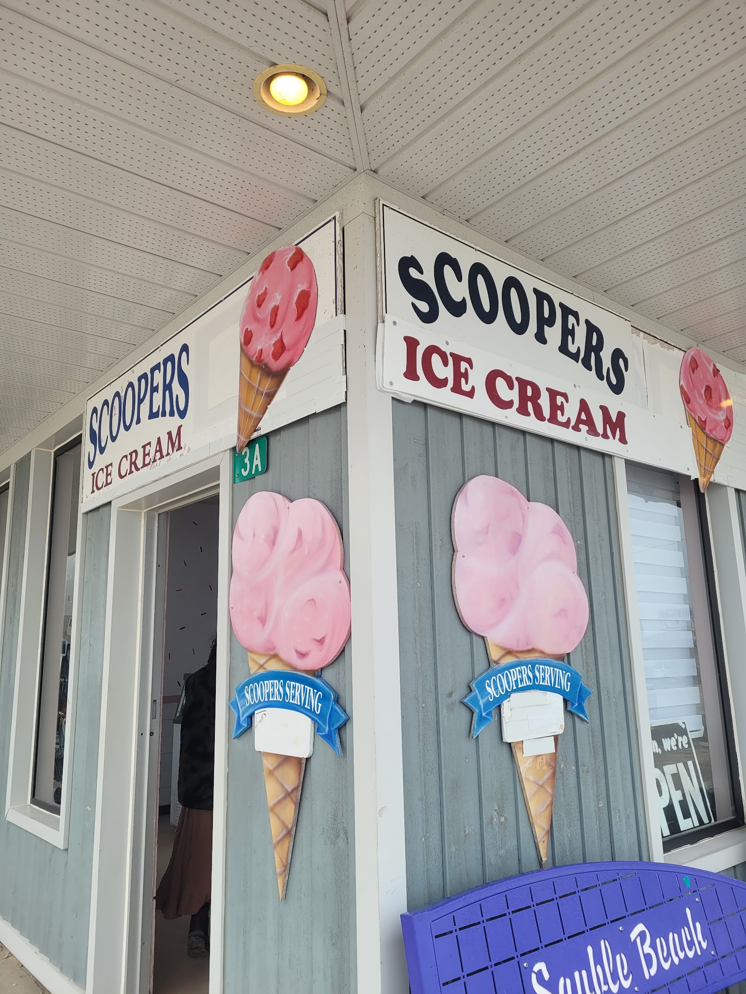 Scoopers