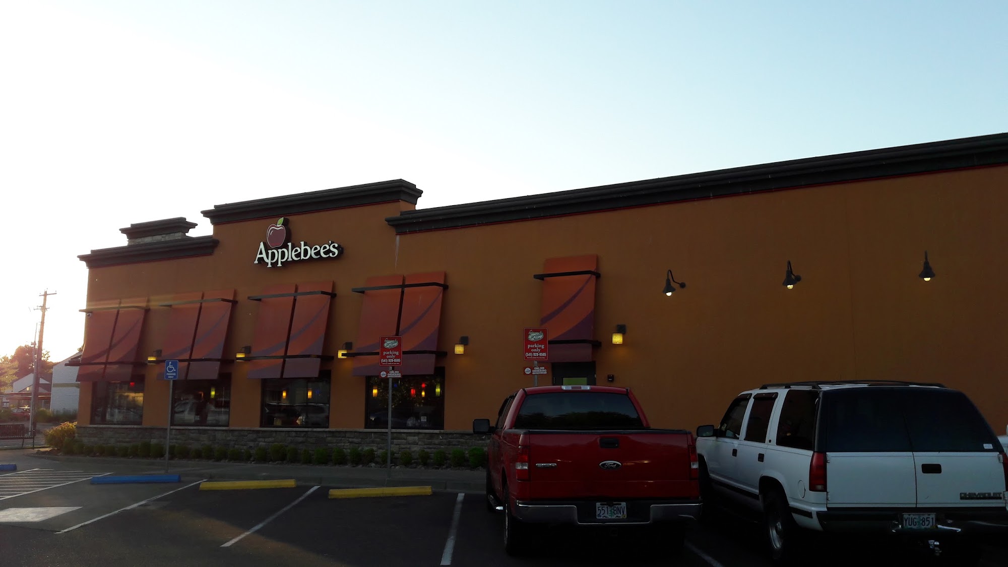 Applebee's Grill + Bar