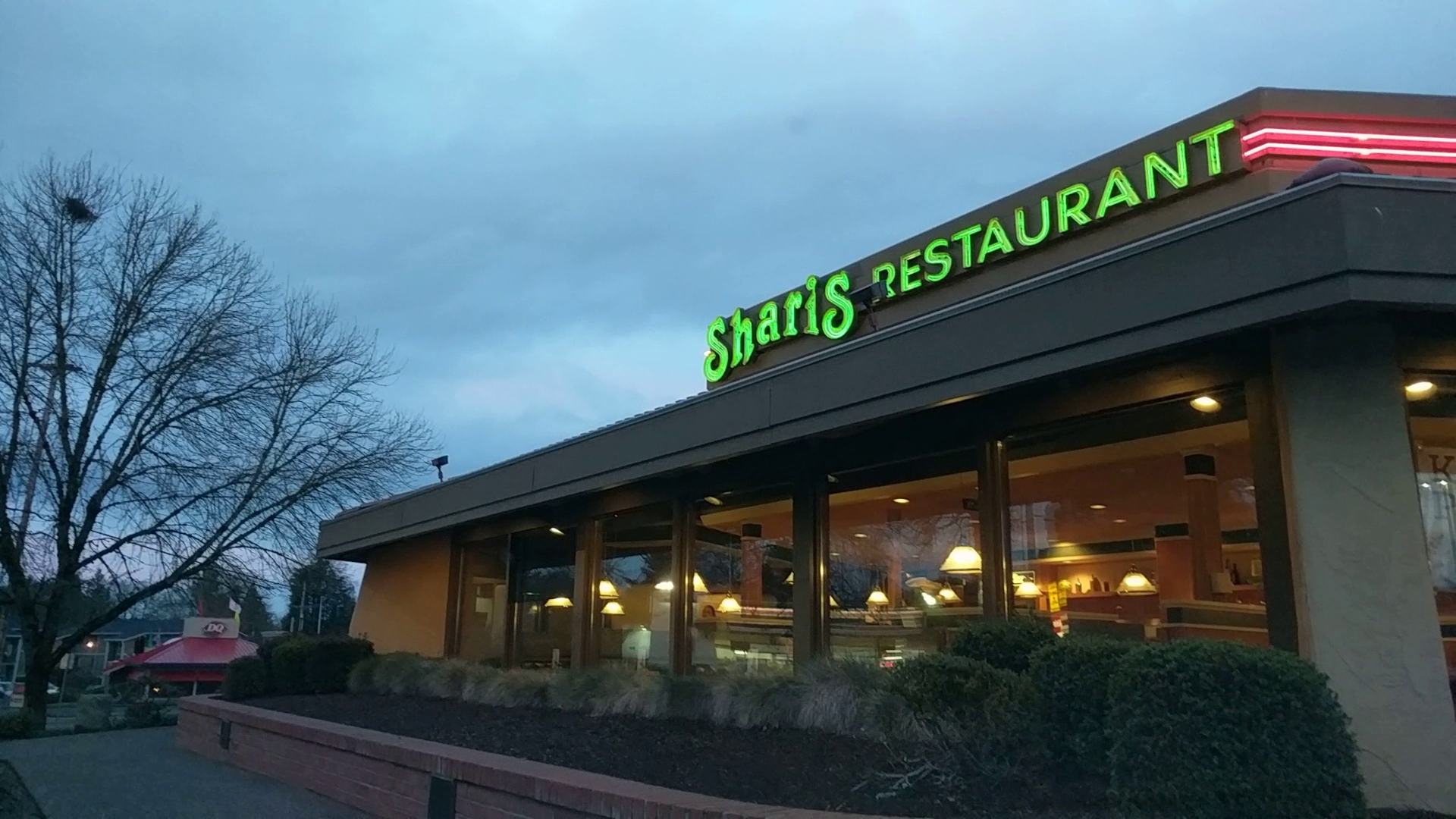 Shari's Cafe and Pies