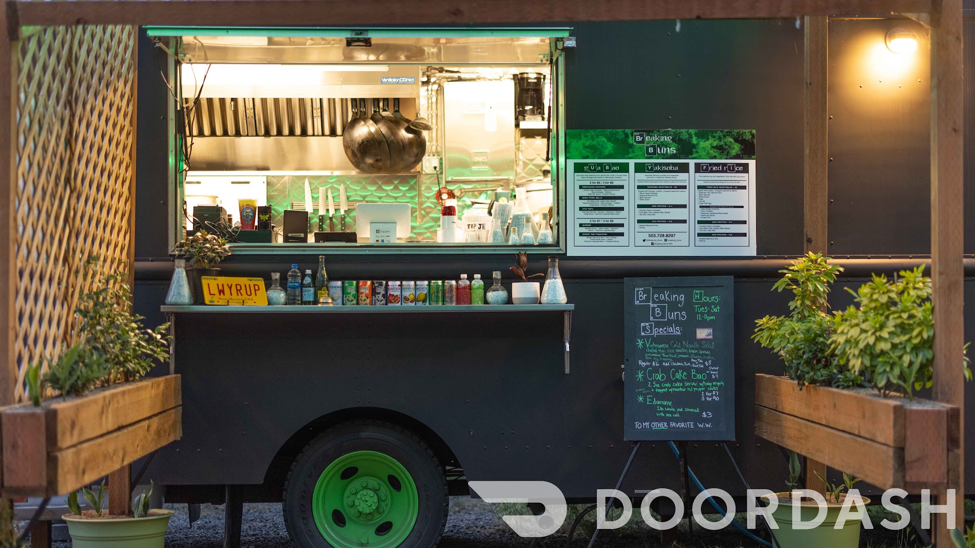 Breaking Buns Food Cart