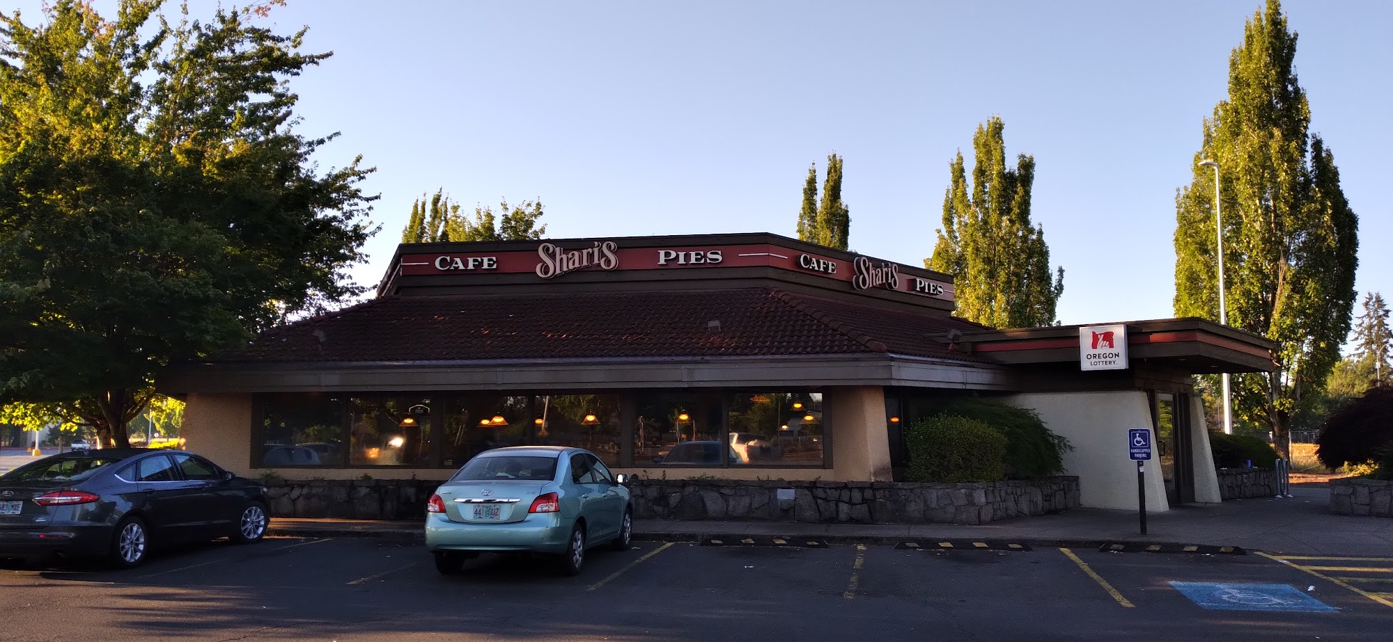 Shari's Cafe and Pies