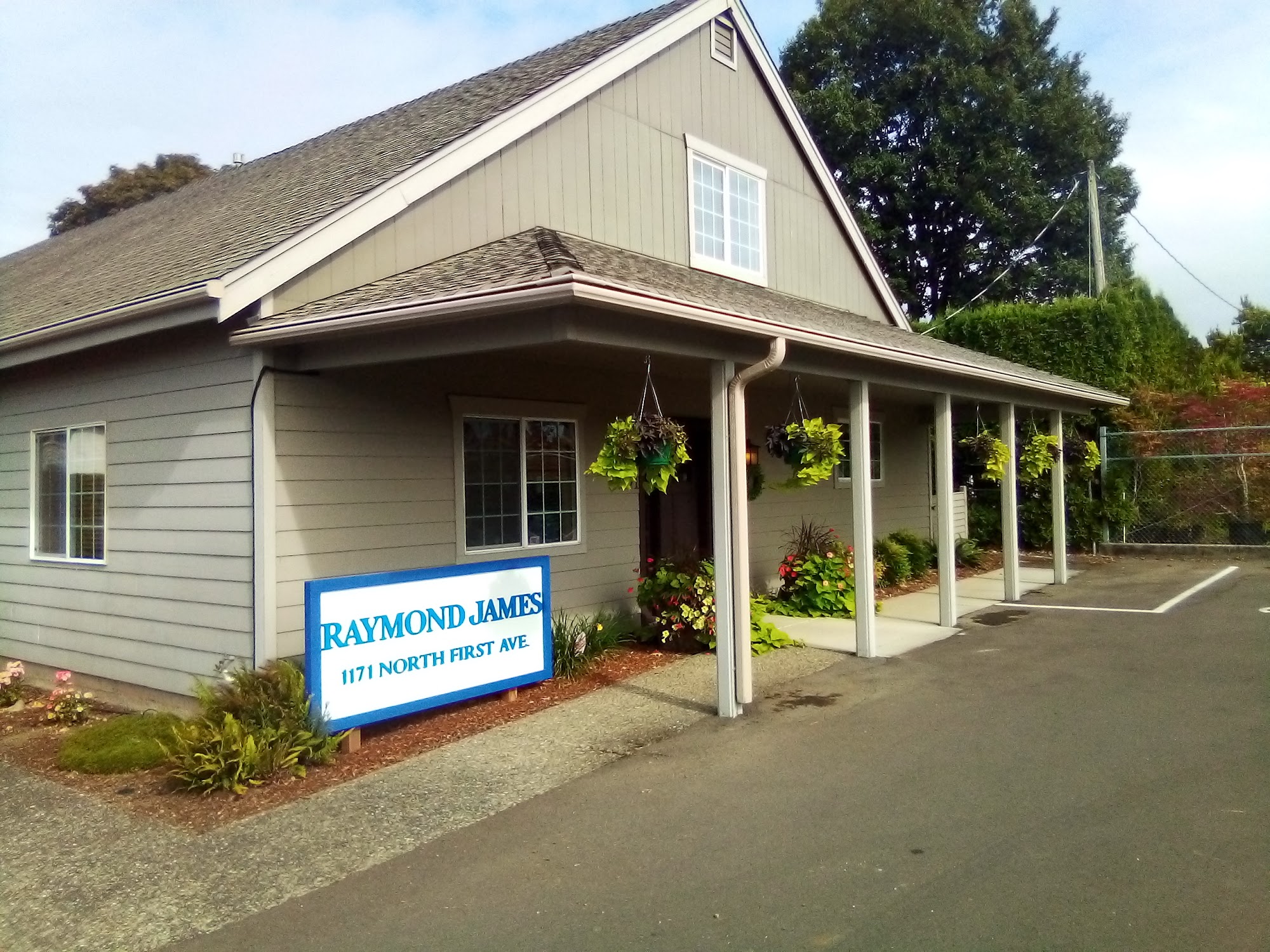 Lulay Financial, LLC Raymond James 1171 N First Ave, Stayton Oregon 97383