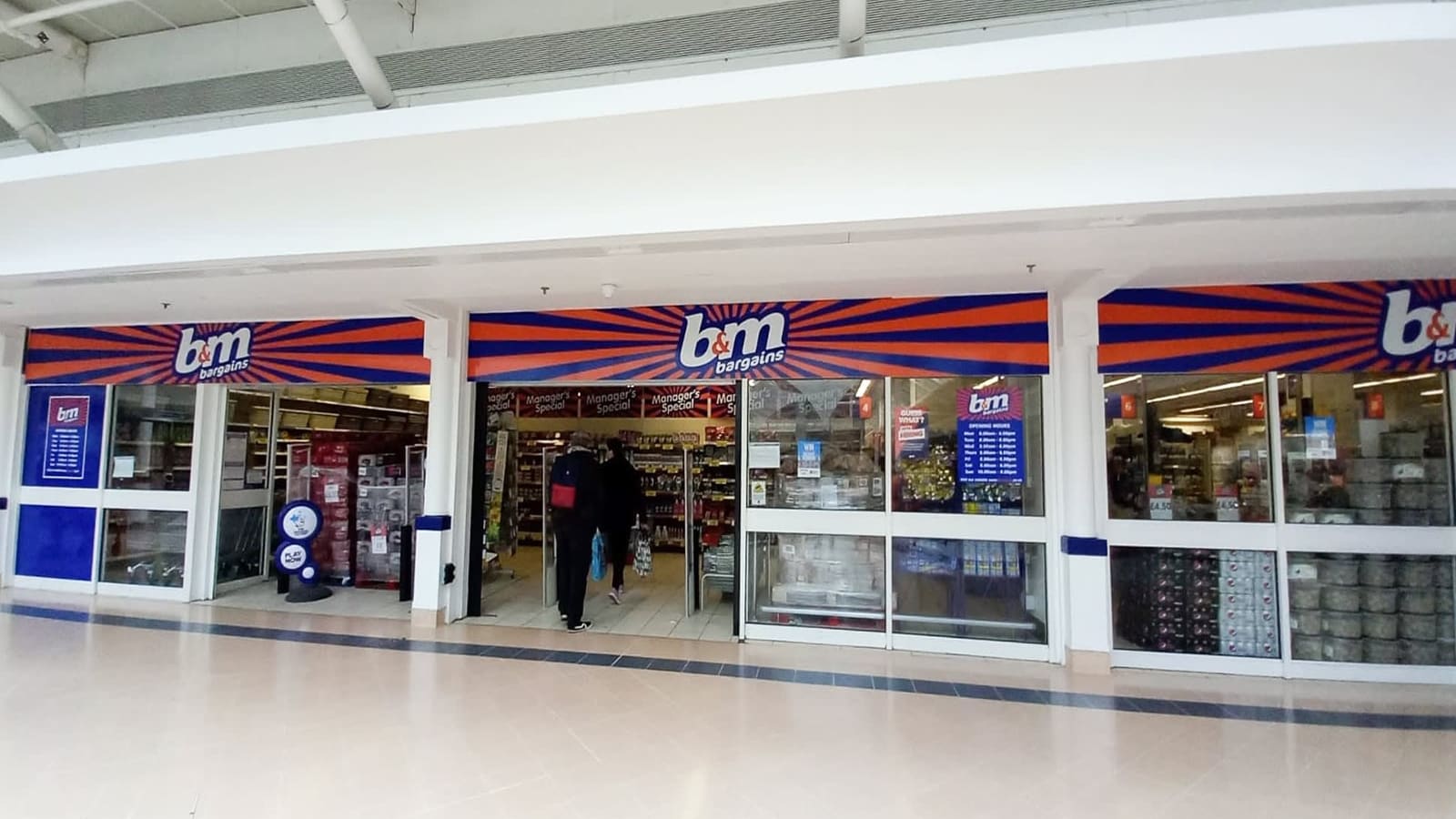 B&M Store