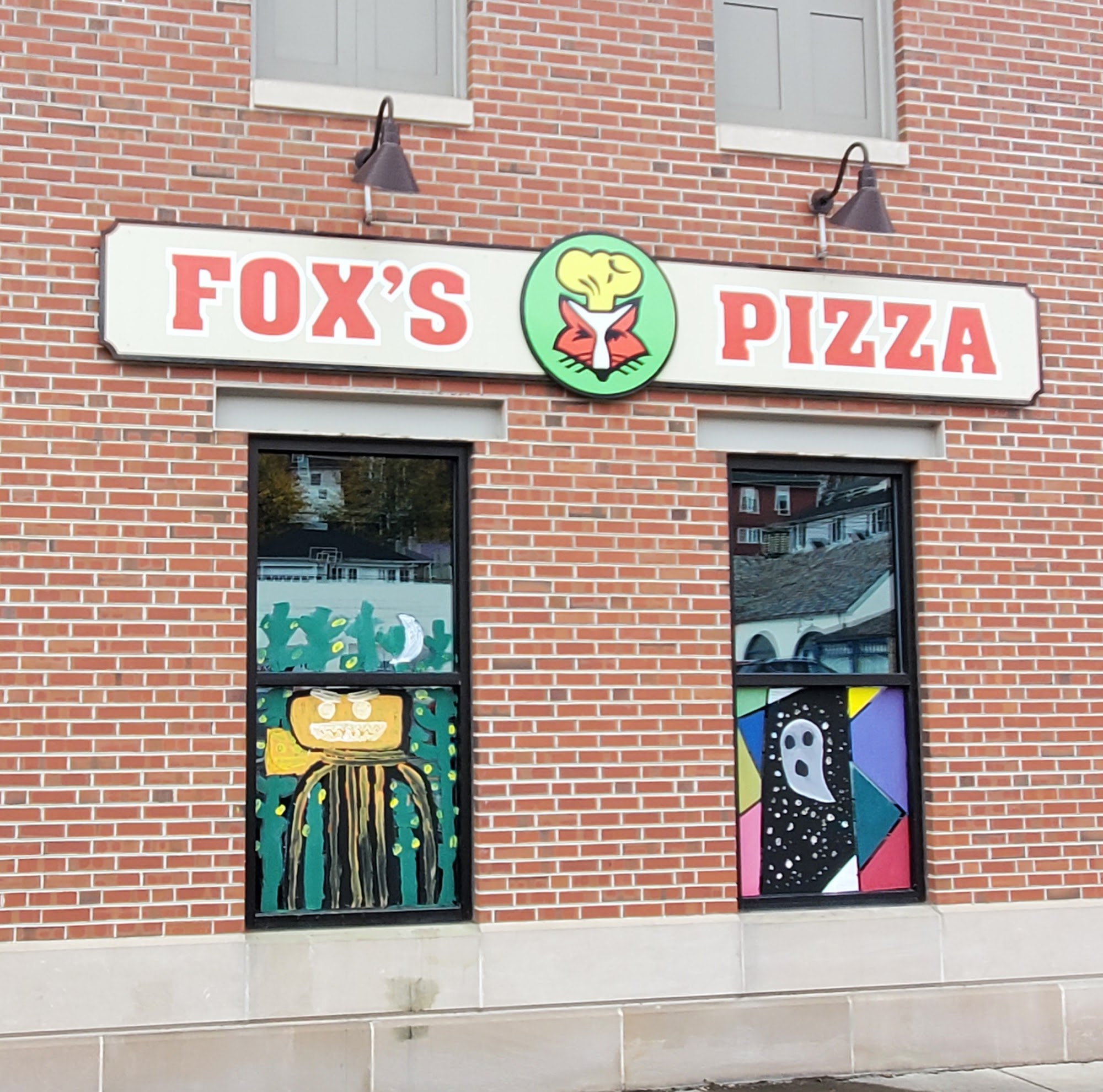 Fox's Pizza Den