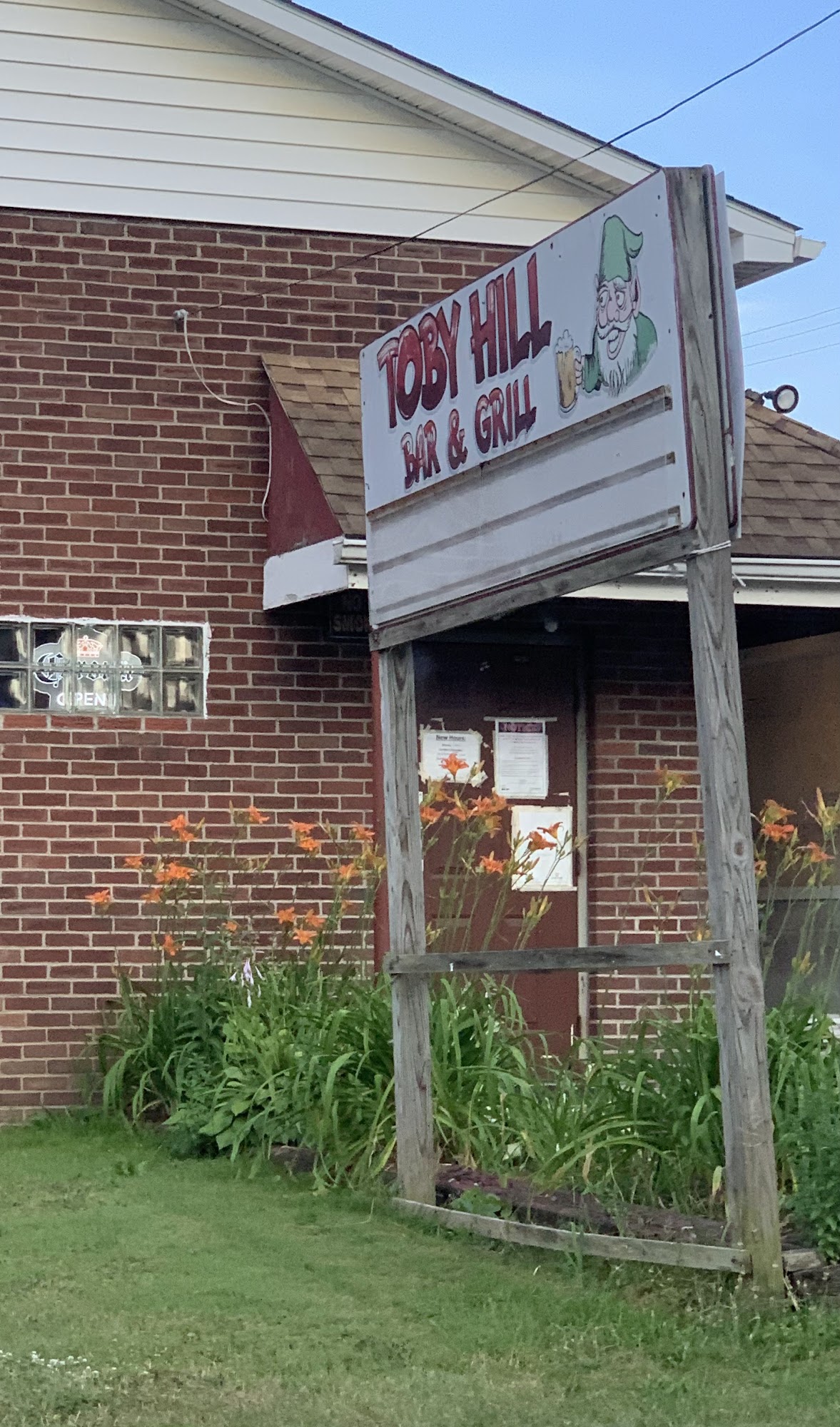 Toby Hill Bar & Grill