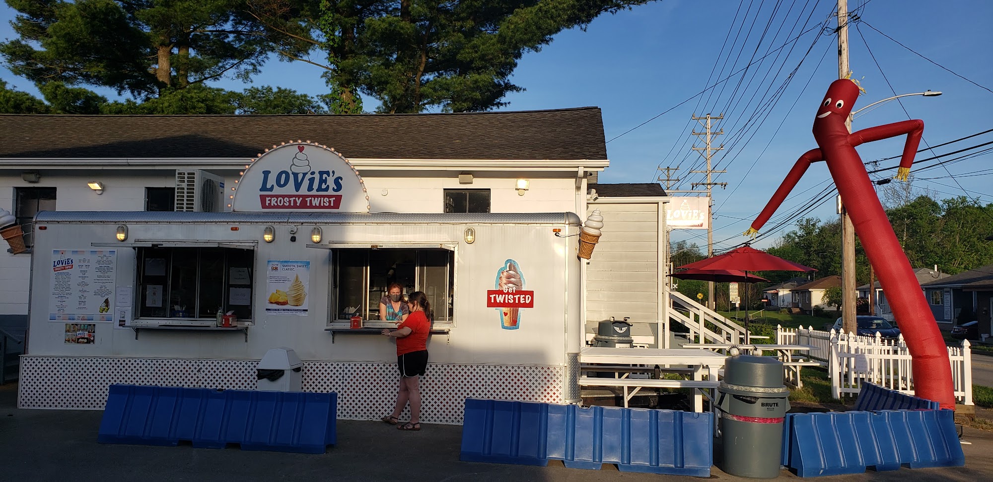 Lovie's Frosty Twist