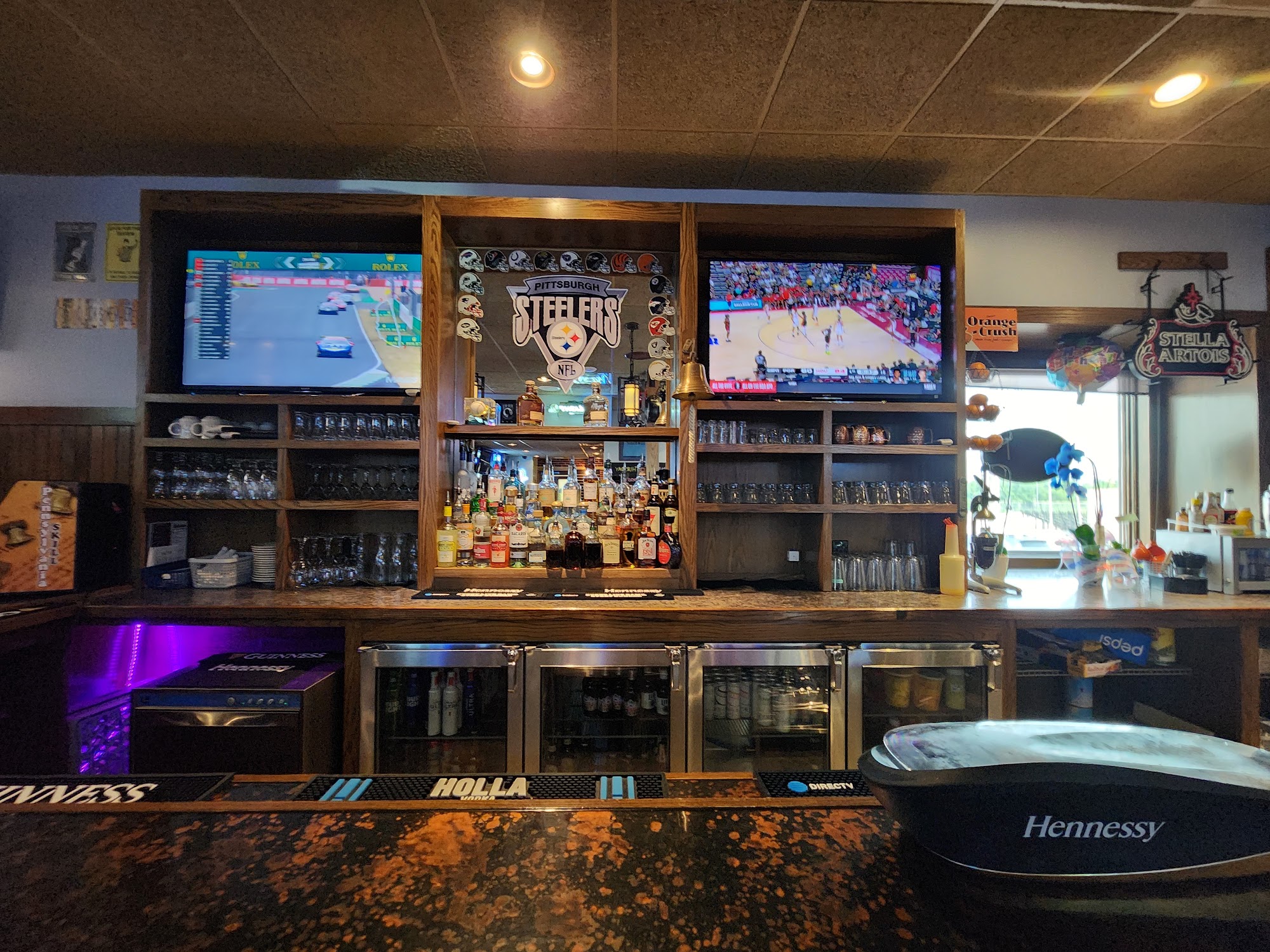 Station House Tavern & Sports Bar