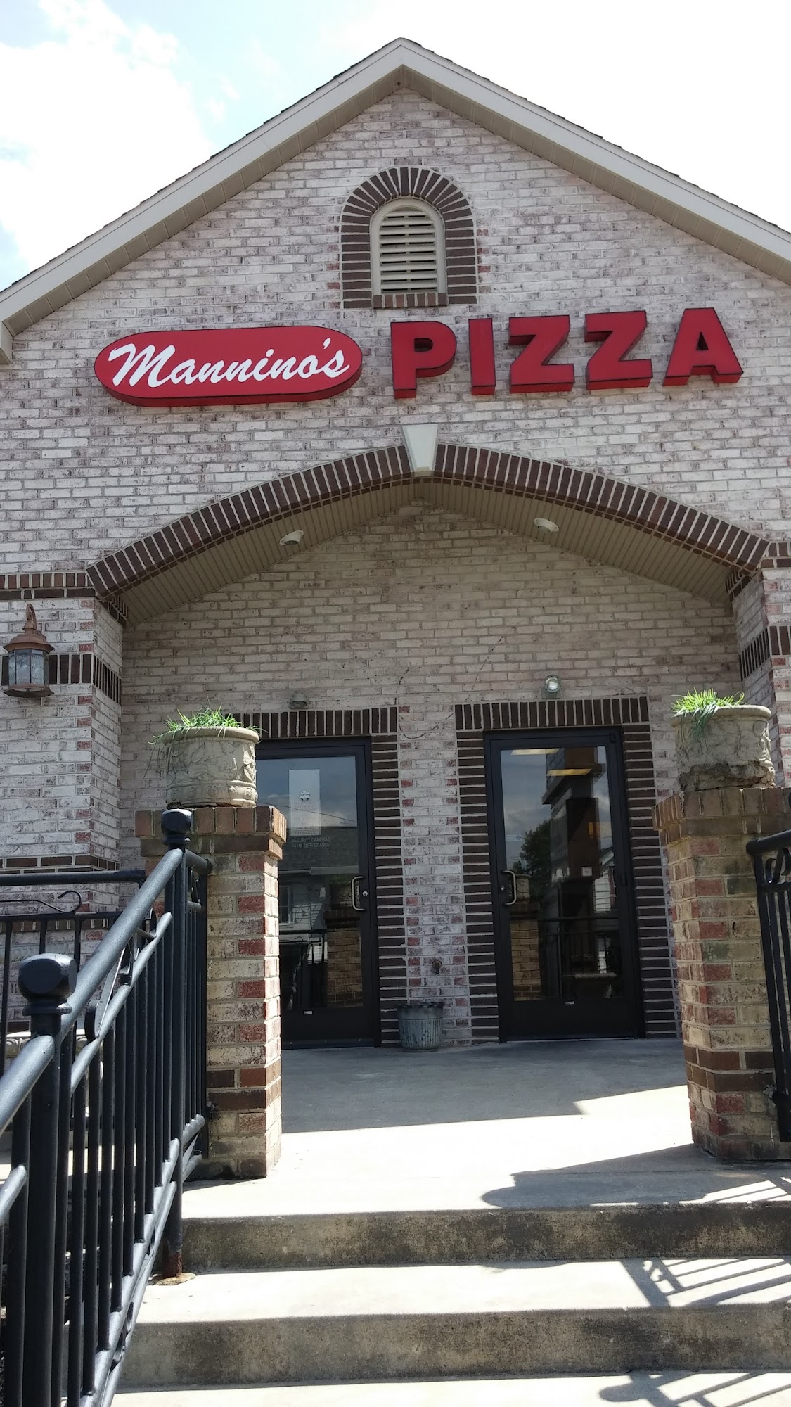 Mannino's Pizzeria & Restaurant - Lebanon, PA