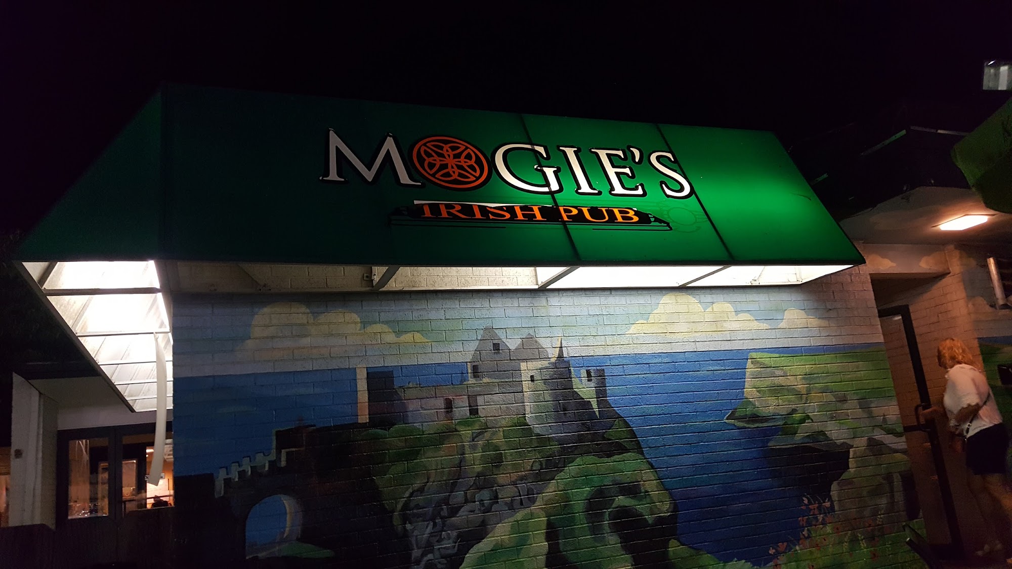 Mogie's Irish Pub