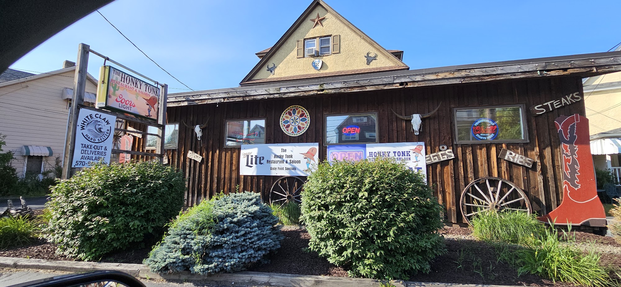 Chaplin's Honky Tonk Restaurant & Saloon