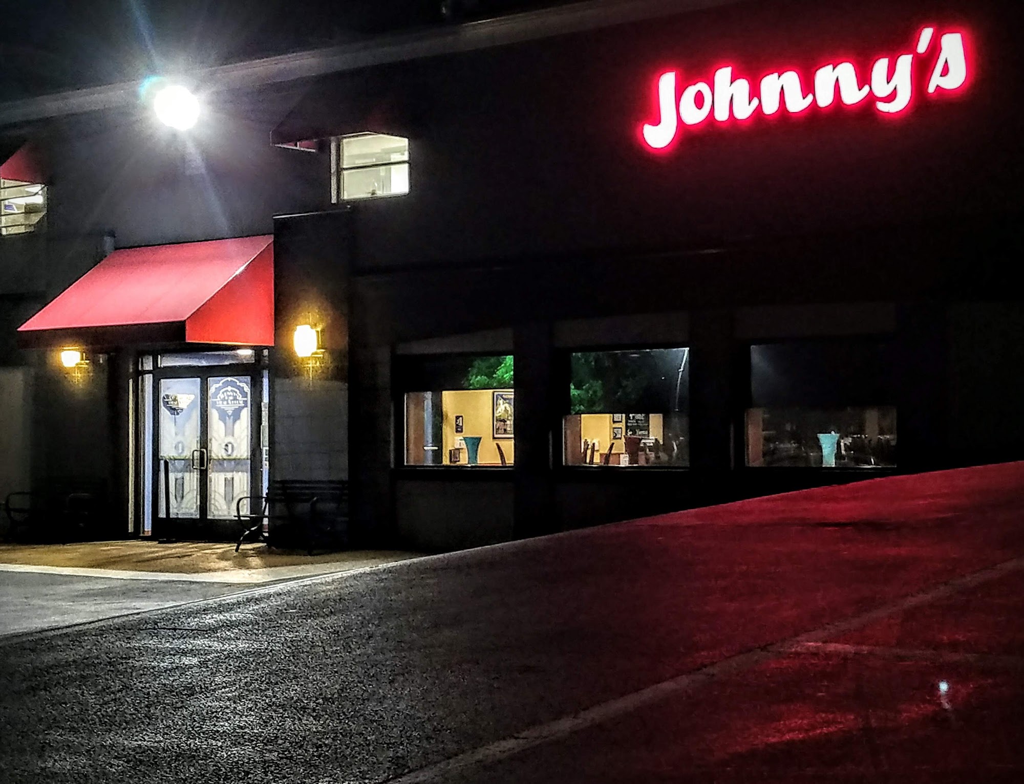 Johnny's Bar & Steakhouse