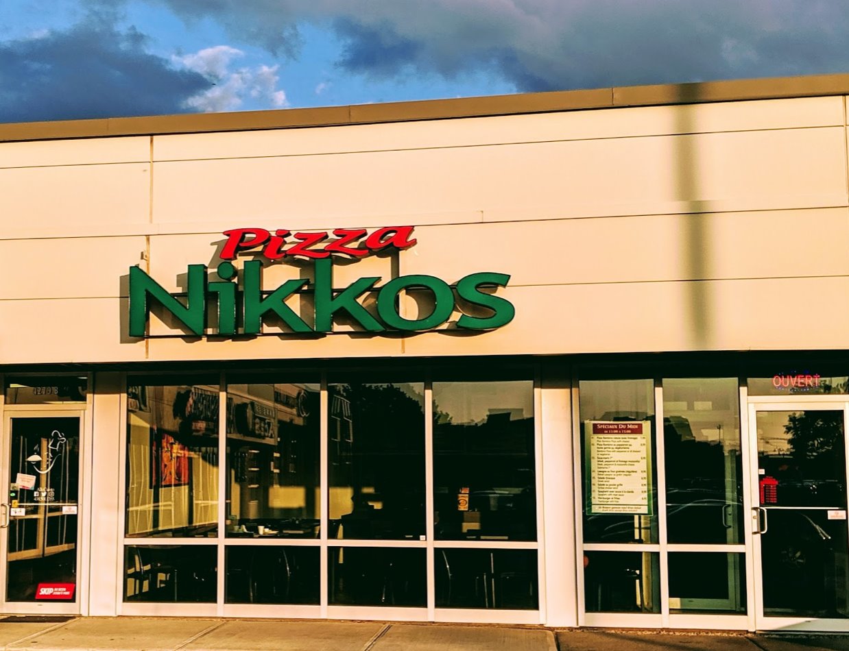 Pizza Nikkos