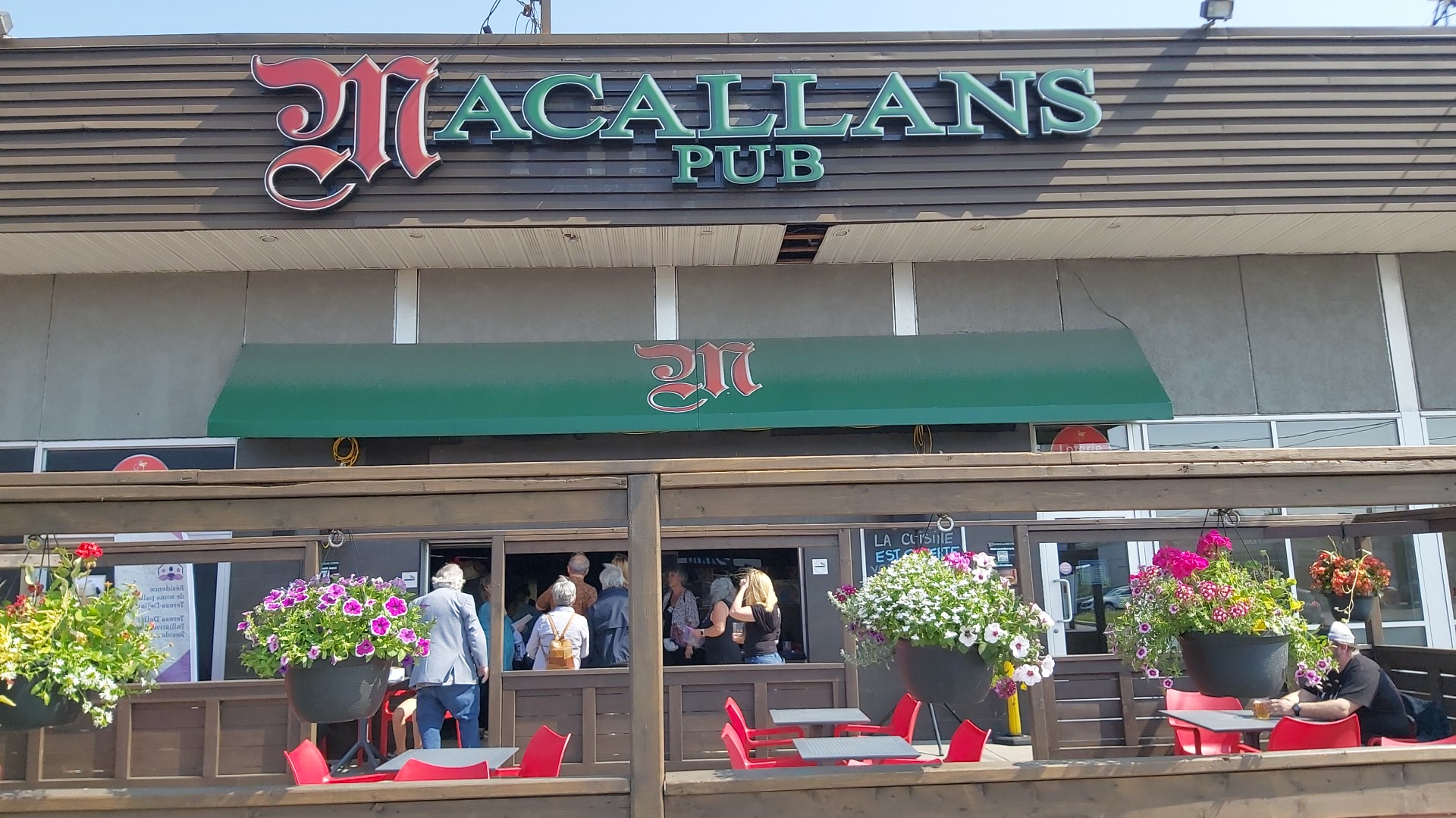 Macallan's Pub