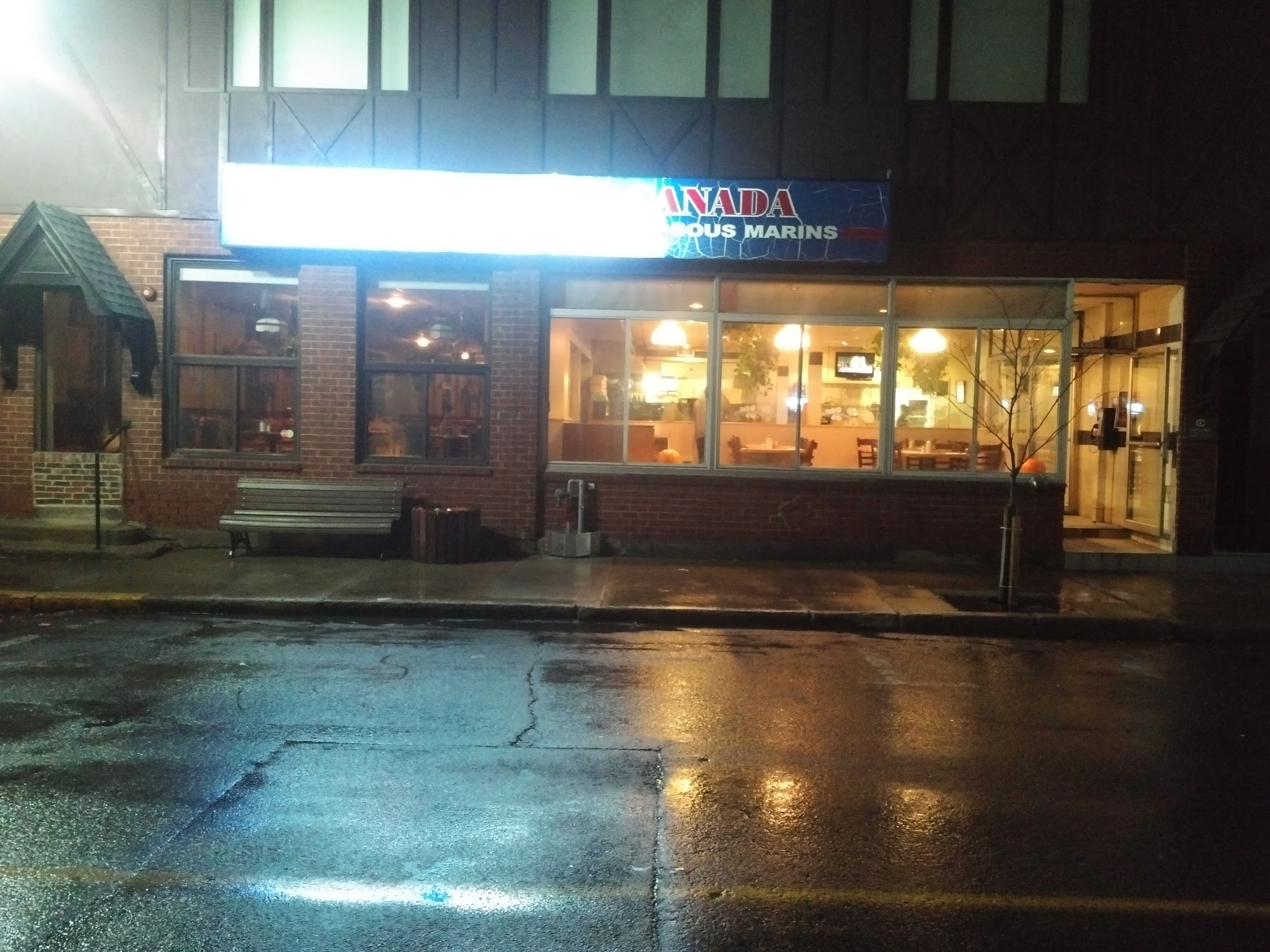 Trans Canada Pizzeria & Submarine