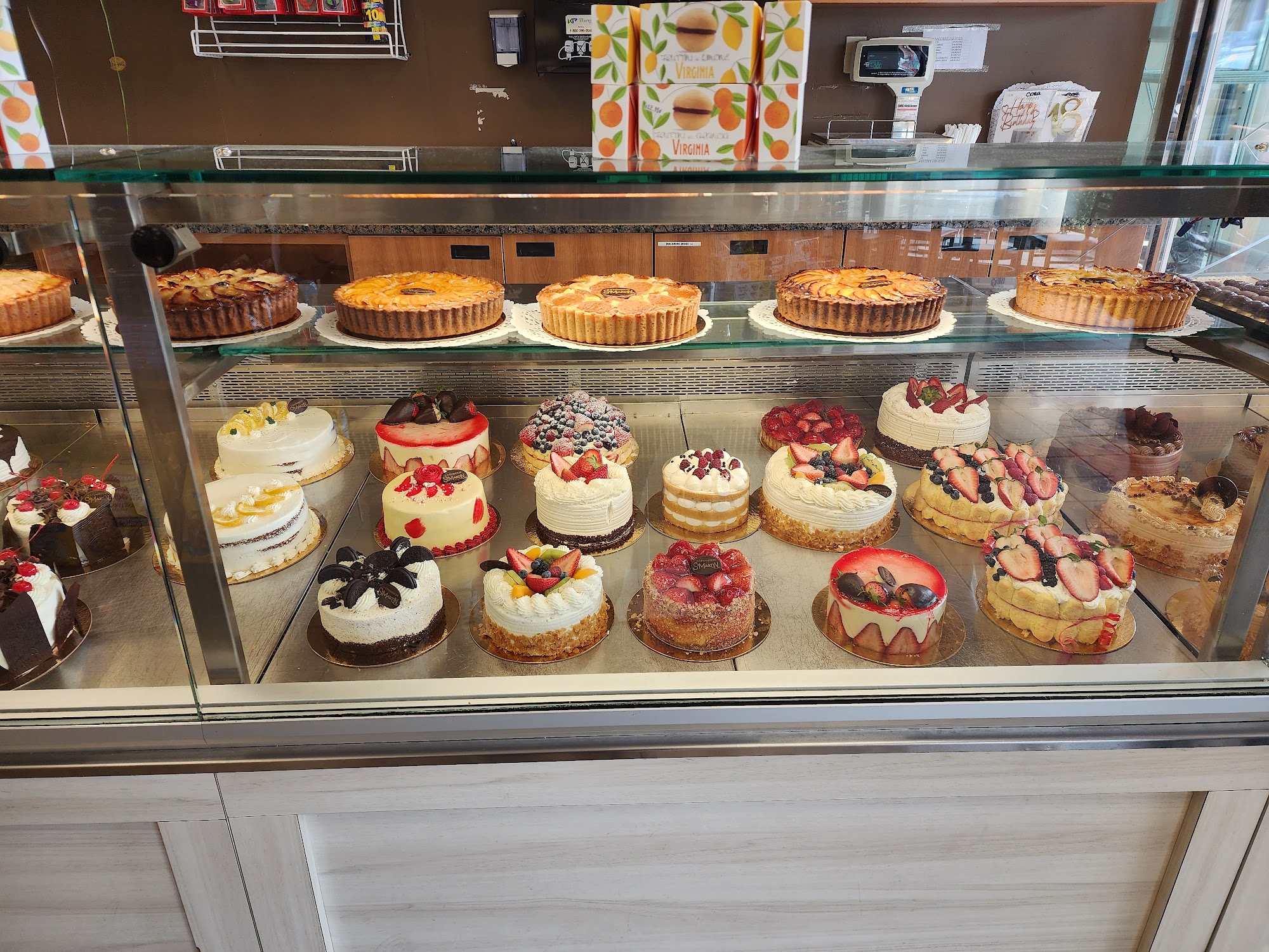 Patisserie St Martin 2495 Boul Saint-Martin Est, Laval, QC H7E 4X6