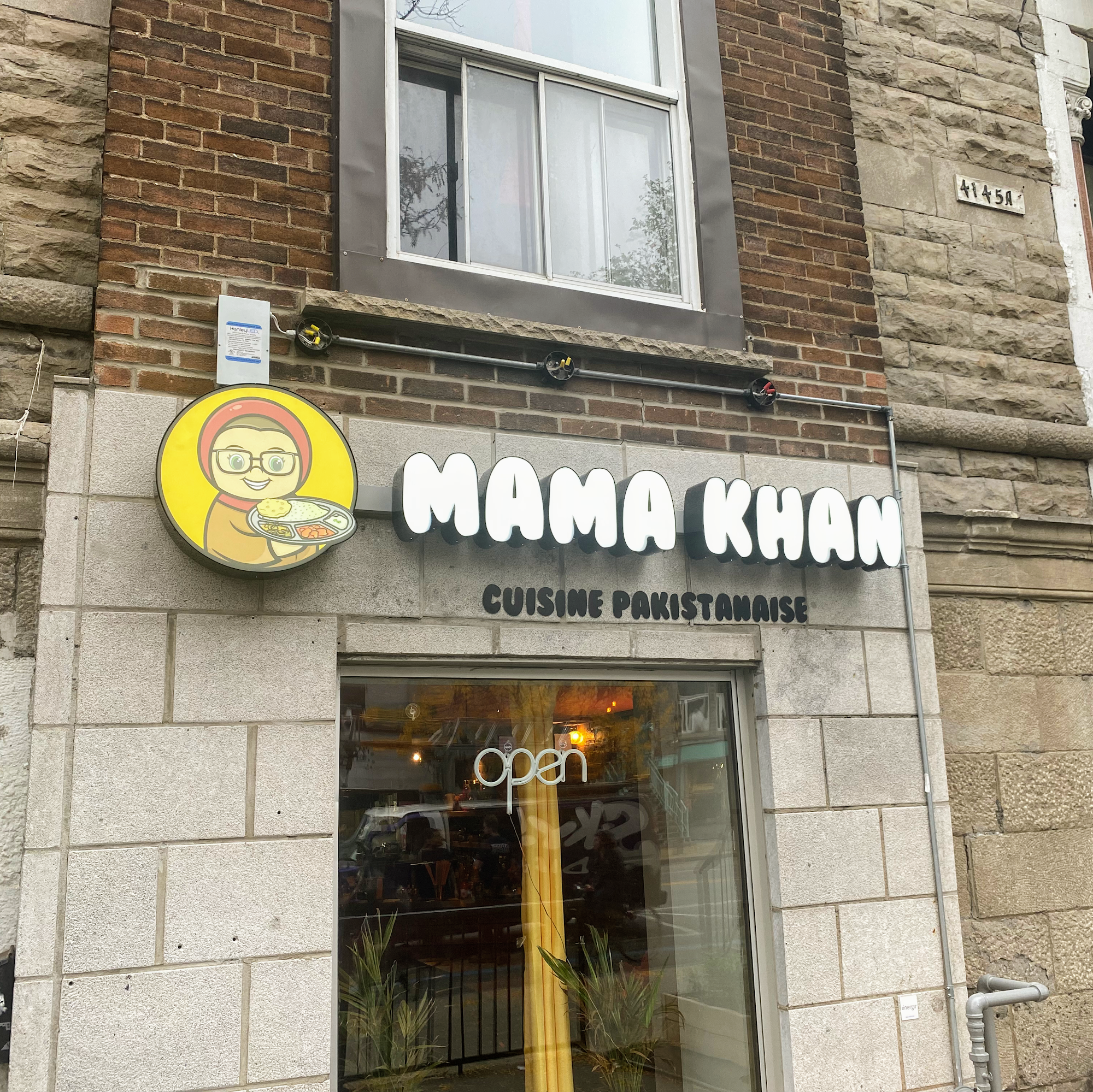 Mama Khan