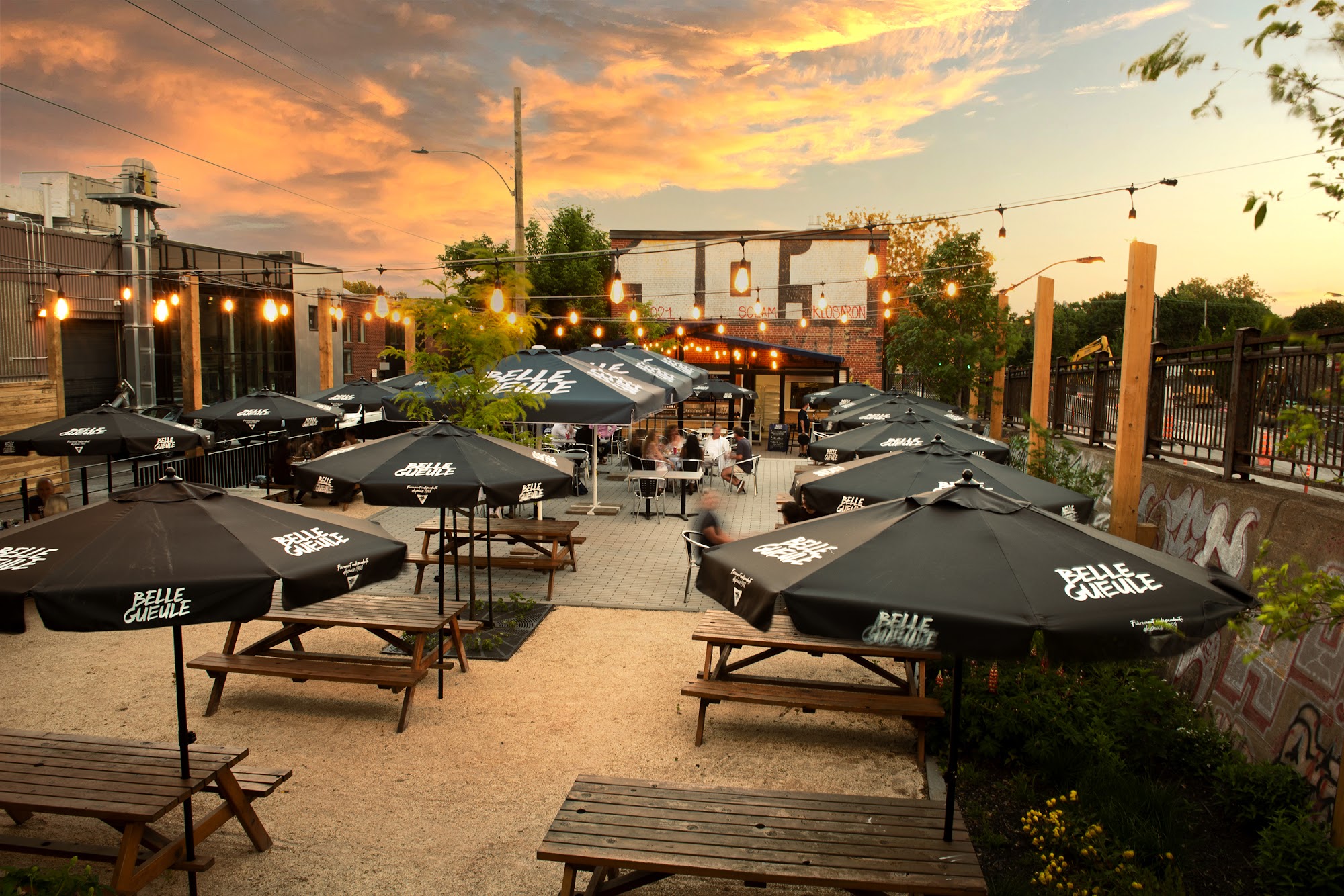 Aux Quartiers Belle Gueule - Biergarten