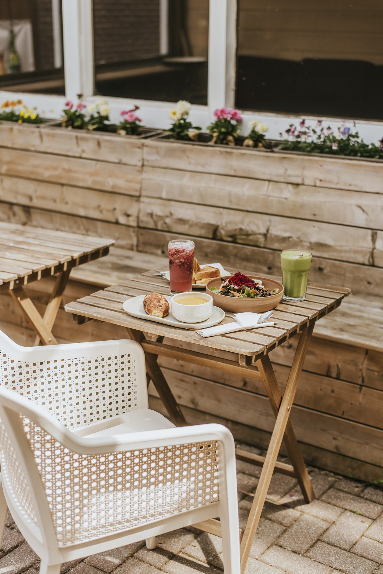 Autour de la Table