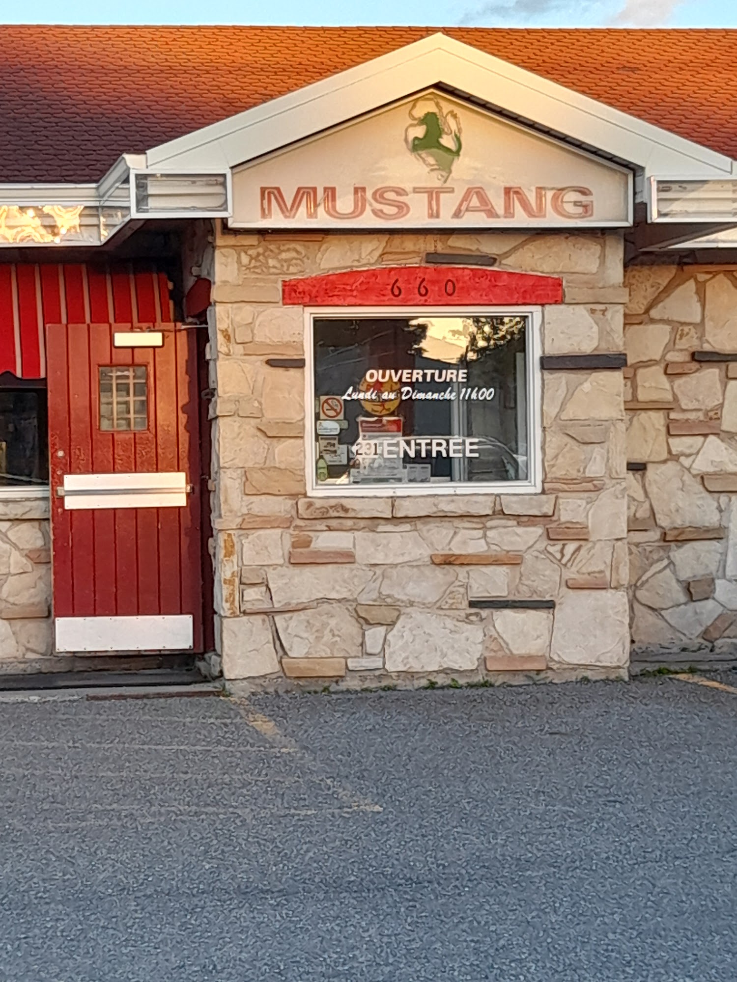 Mustang Pizza Restaurant
