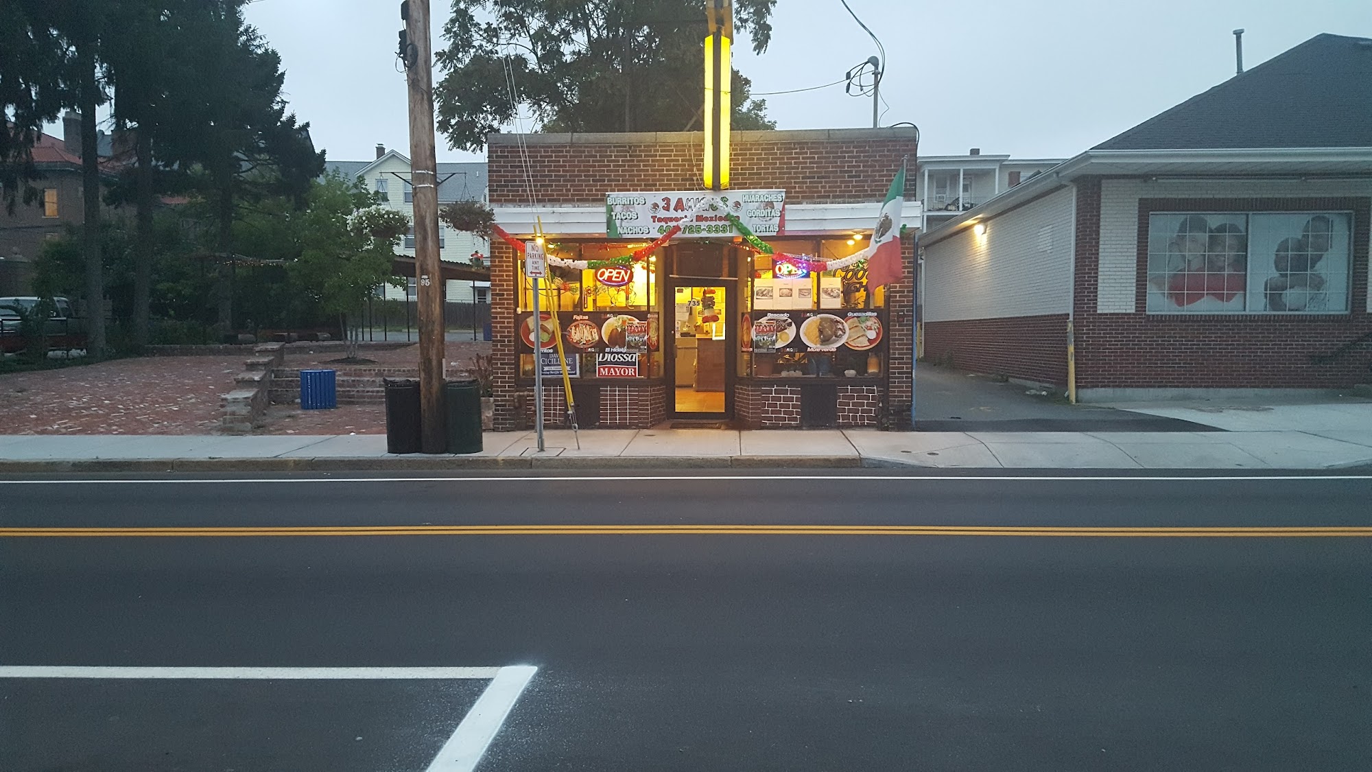 Los Tres Amigo Taqueria Inc