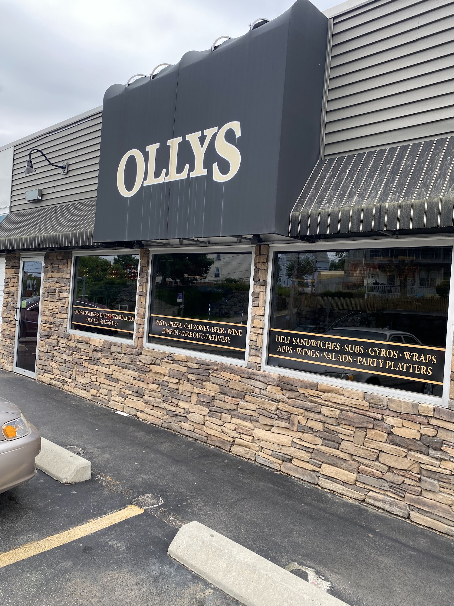 Olly's Pizzeria & Diner
