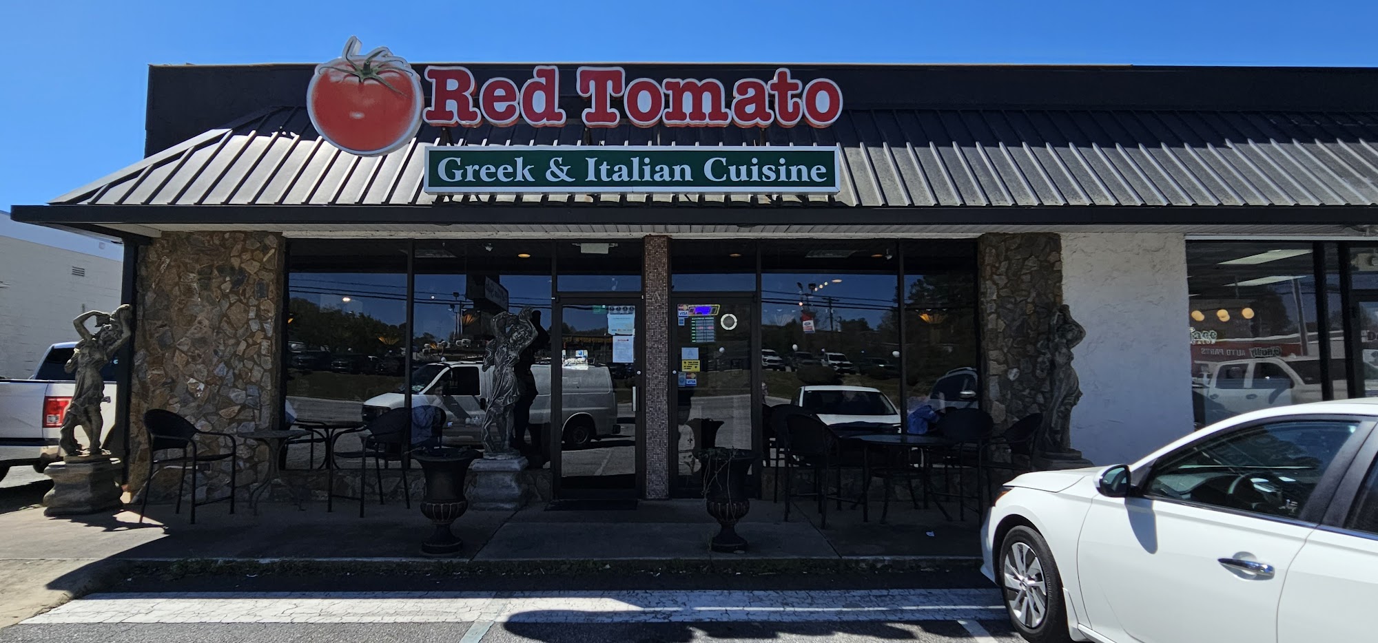 Red Tomato and Wine Restaurant