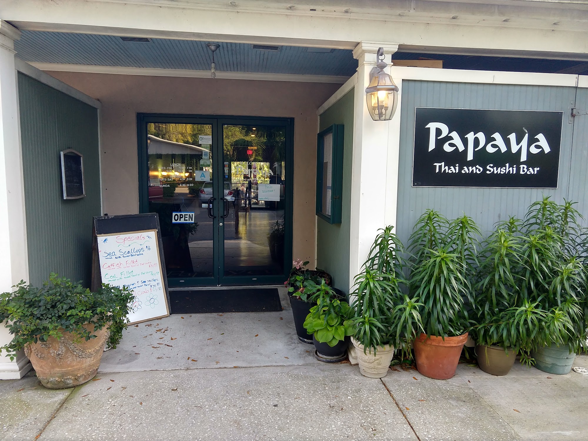 Papaya Thai & Sushi Bar