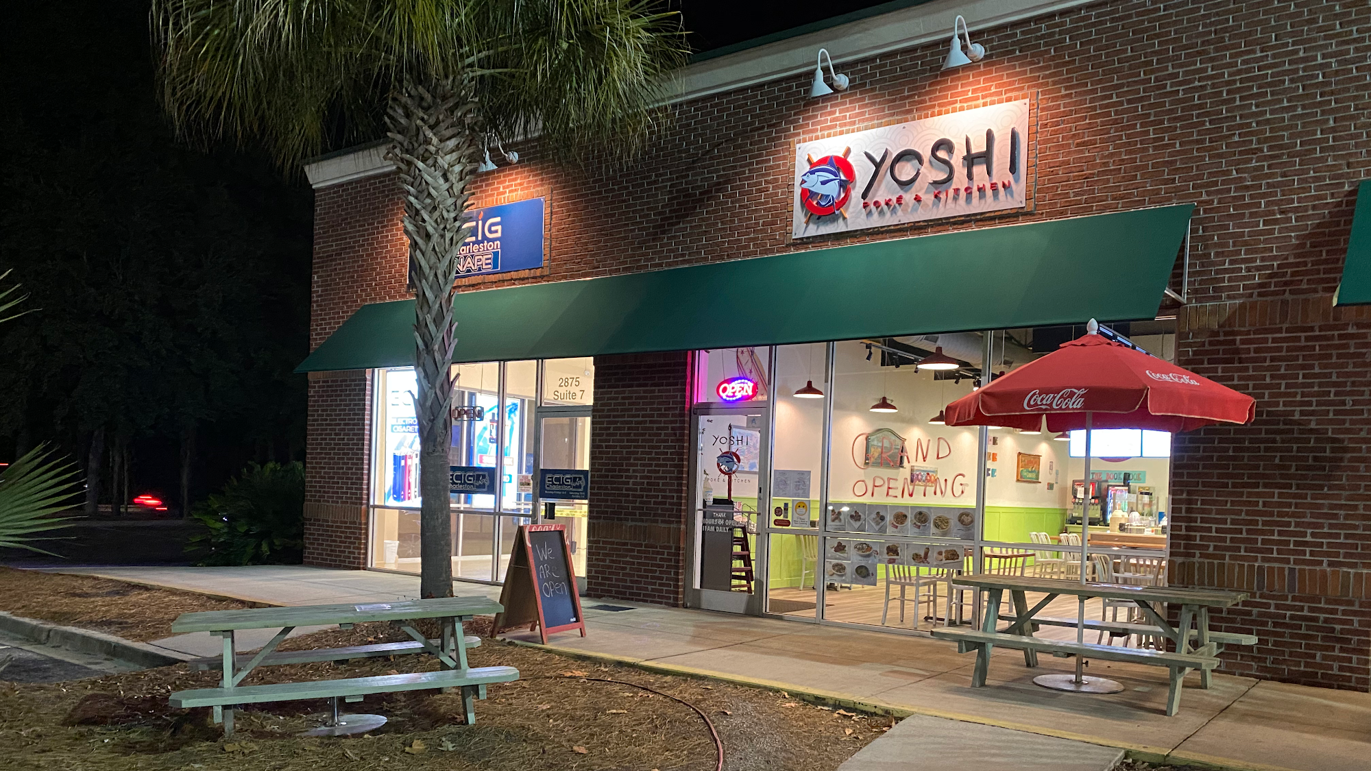 Yoshi Poke & Kitchen