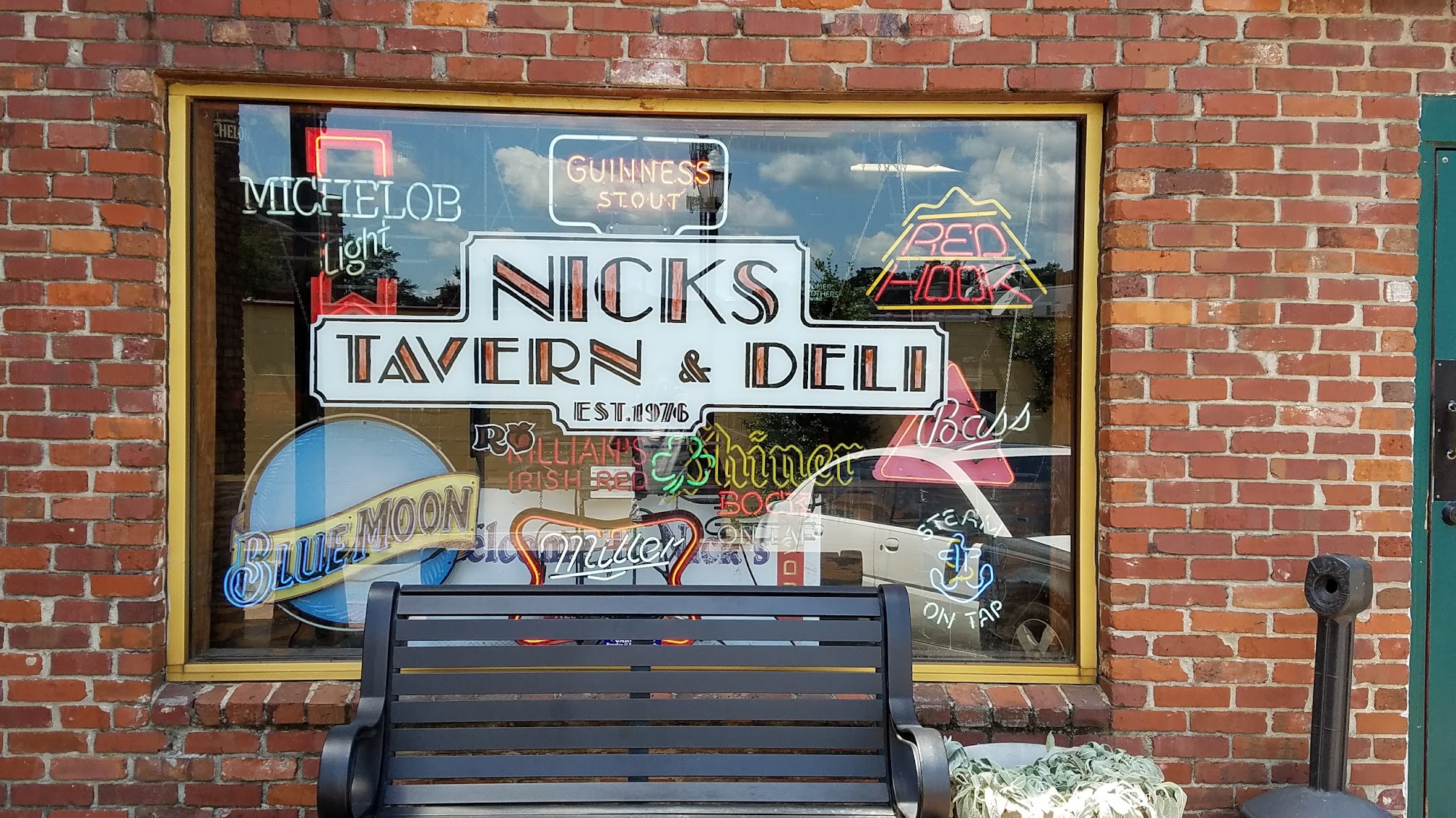 Nick's Tavern & Deli