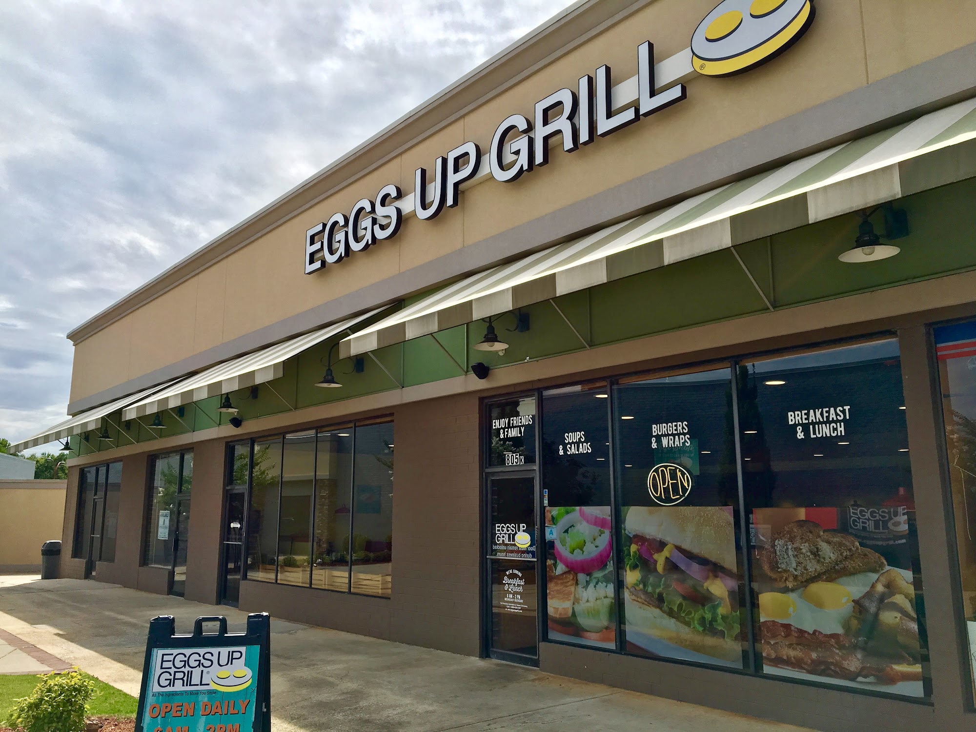 Eggs Up Grill