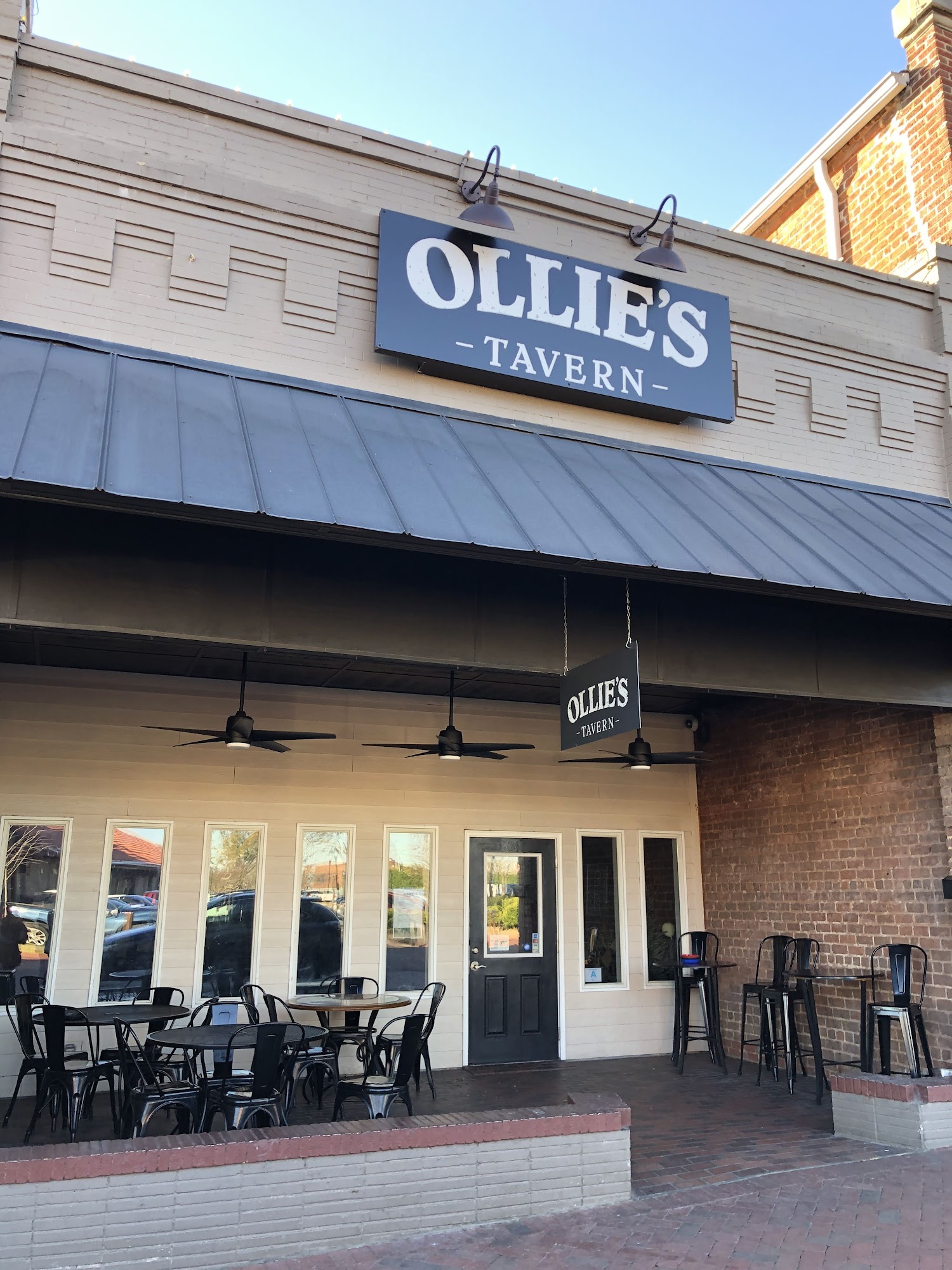 Ollie's Tavern