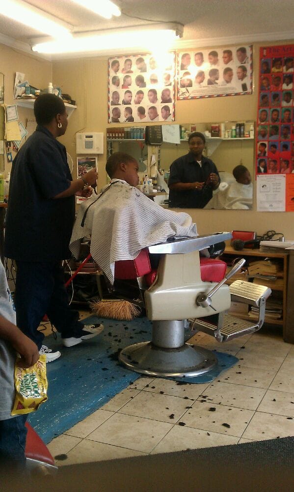 Johnson's Barber shop 113 Gardner Blvd, Holly Hill South Carolina 29059