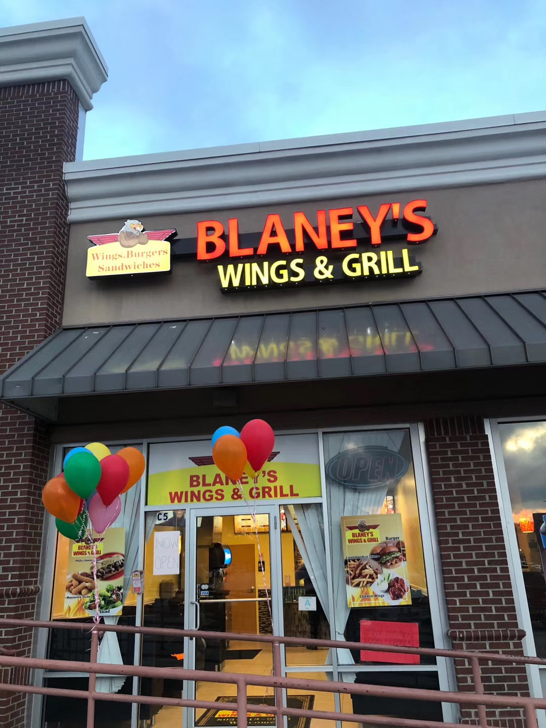 Blaney's Wings & Grill