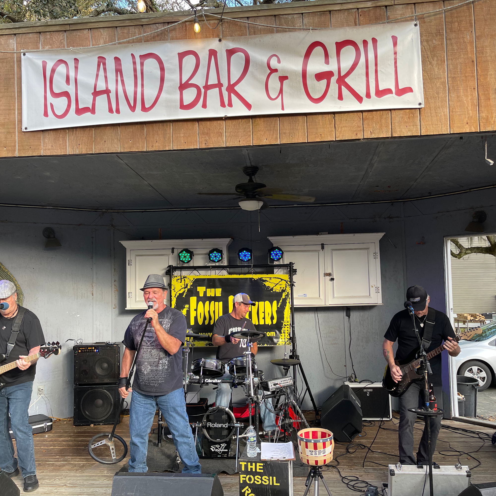 Island Bar and Grill Pawleys Island