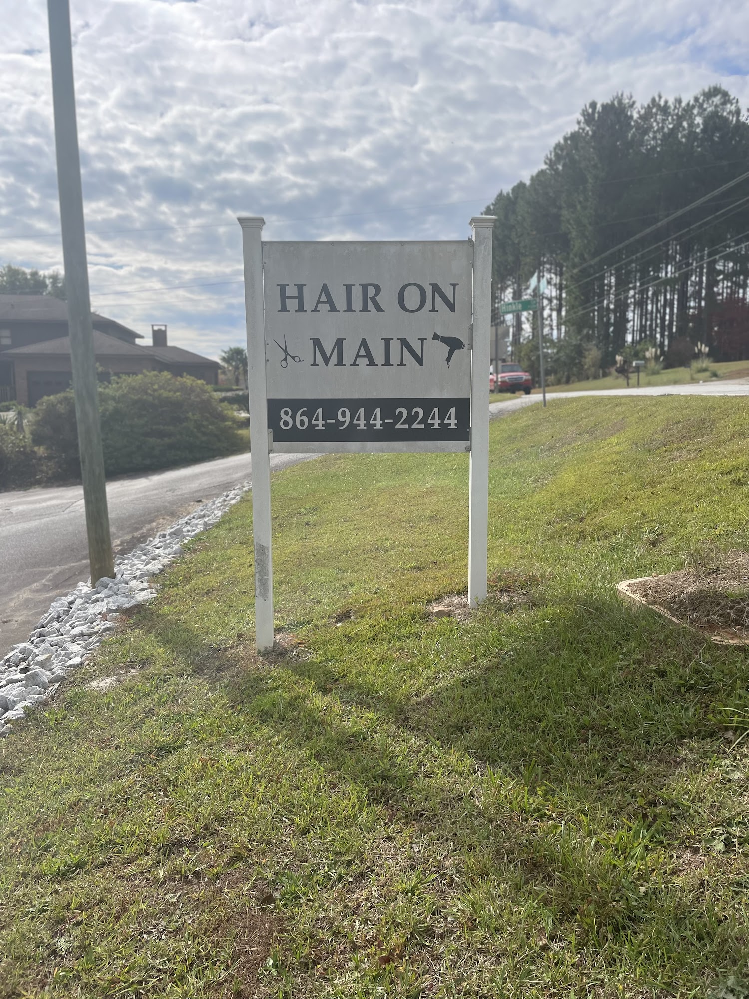 Hair On Main 150 Hinkle Cir, Salem South Carolina 29676